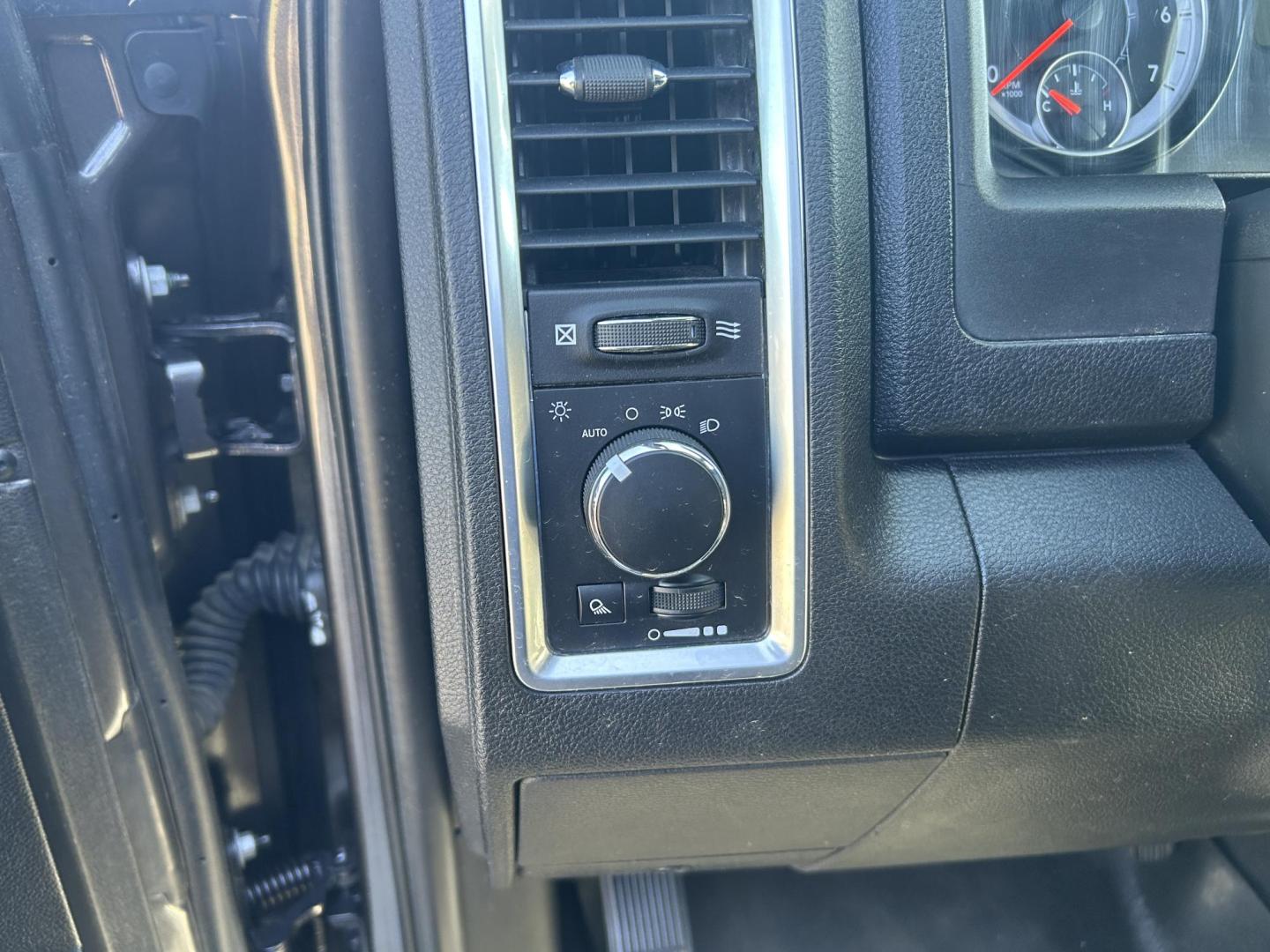 2021 GRAY /Black RAM 1500 Classic Tradesman Crew Cab SWB 4WD (1C6RR7LT8MS) with an 5.7L V8 OHV 16V engine, Automatic transmission, located at 506 S. Kingshighway, Cape Girardeau, MO, 63703, (573) 235-5000, 37.294991, -89.553635 - 2021 Ram 1500 Tradesman 77xxx miles 4x4 5.7L V8 HEMI Automatic Bluetooth Backup Camera Cruise Power Windows/Locks/Mirrors We have financing available and we accept trades! Fill out a credit application on our website or come by today! If you have any questions, give us a call at (573) 235- - Photo#35