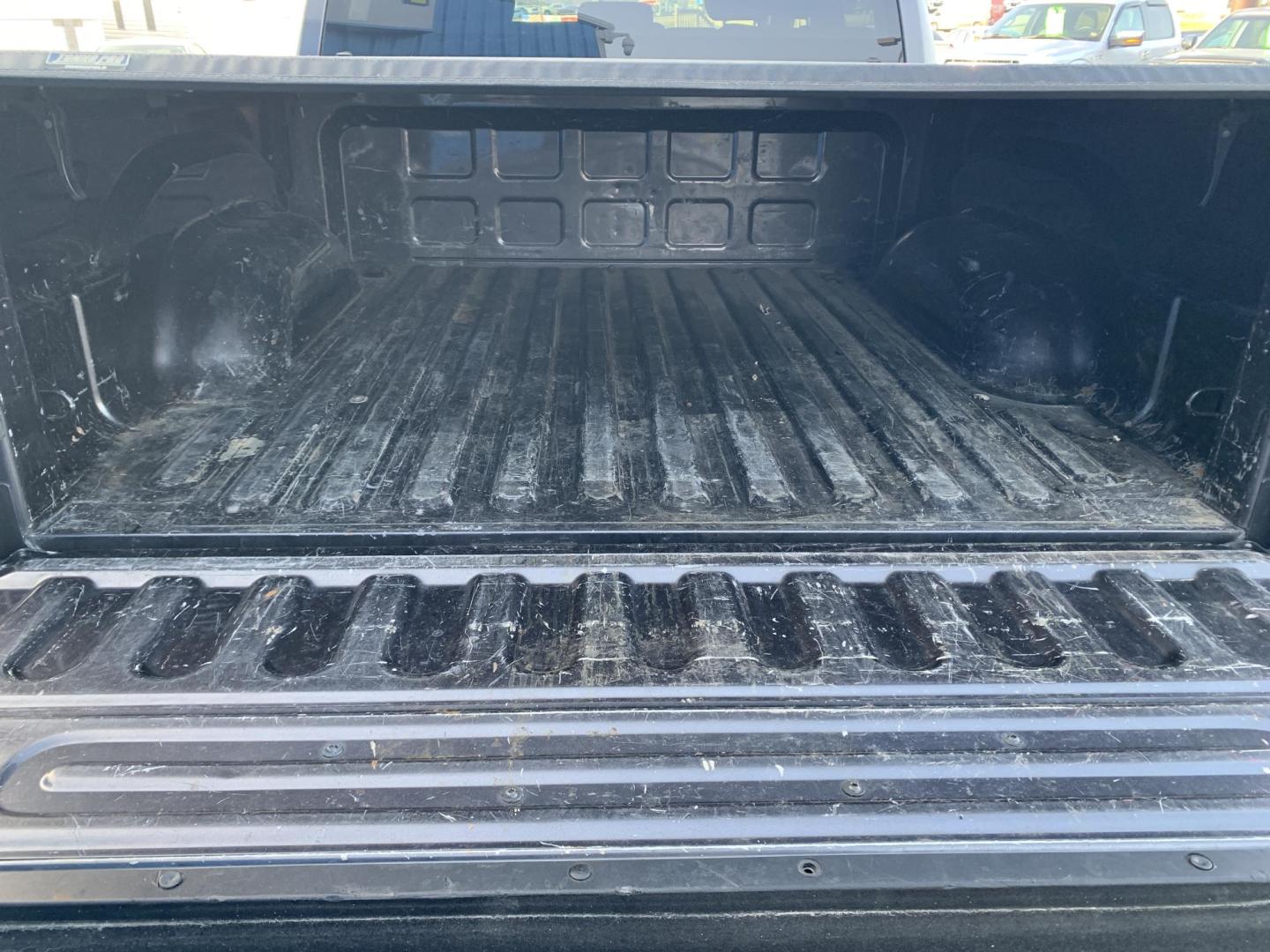 2021 GRAY /Black RAM 1500 Classic Tradesman Crew Cab SWB 4WD (1C6RR7LT8MS) with an 5.7L V8 OHV 16V engine, Automatic transmission, located at 506 S. Kingshighway, Cape Girardeau, MO, 63703, (573) 235-5000, 37.294991, -89.553635 - 2021 Ram 1500 Tradesman 77xxx miles 4x4 5.7L V8 HEMI Automatic Bluetooth Backup Camera Cruise Power Windows/Locks/Mirrors We have financing available and we accept trades! Fill out a credit application on our website or come by today! If you have any questions, give us a call at (573) 235- - Photo#6