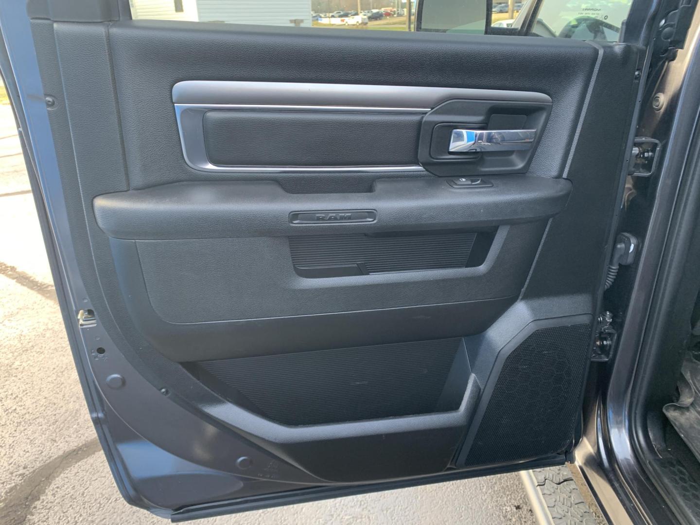 2021 GRAY /Black RAM 1500 Classic Tradesman Crew Cab SWB 4WD (1C6RR7LT8MS) with an 5.7L V8 OHV 16V engine, Automatic transmission, located at 506 S. Kingshighway, Cape Girardeau, MO, 63703, (573) 235-5000, 37.294991, -89.553635 - 2021 Ram 1500 Tradesman 77xxx miles 4x4 5.7L V8 HEMI Automatic Bluetooth Backup Camera Cruise Power Windows/Locks/Mirrors We have financing available and we accept trades! Fill out a credit application on our website or come by today! If you have any questions, give us a call at (573) 235- - Photo#17