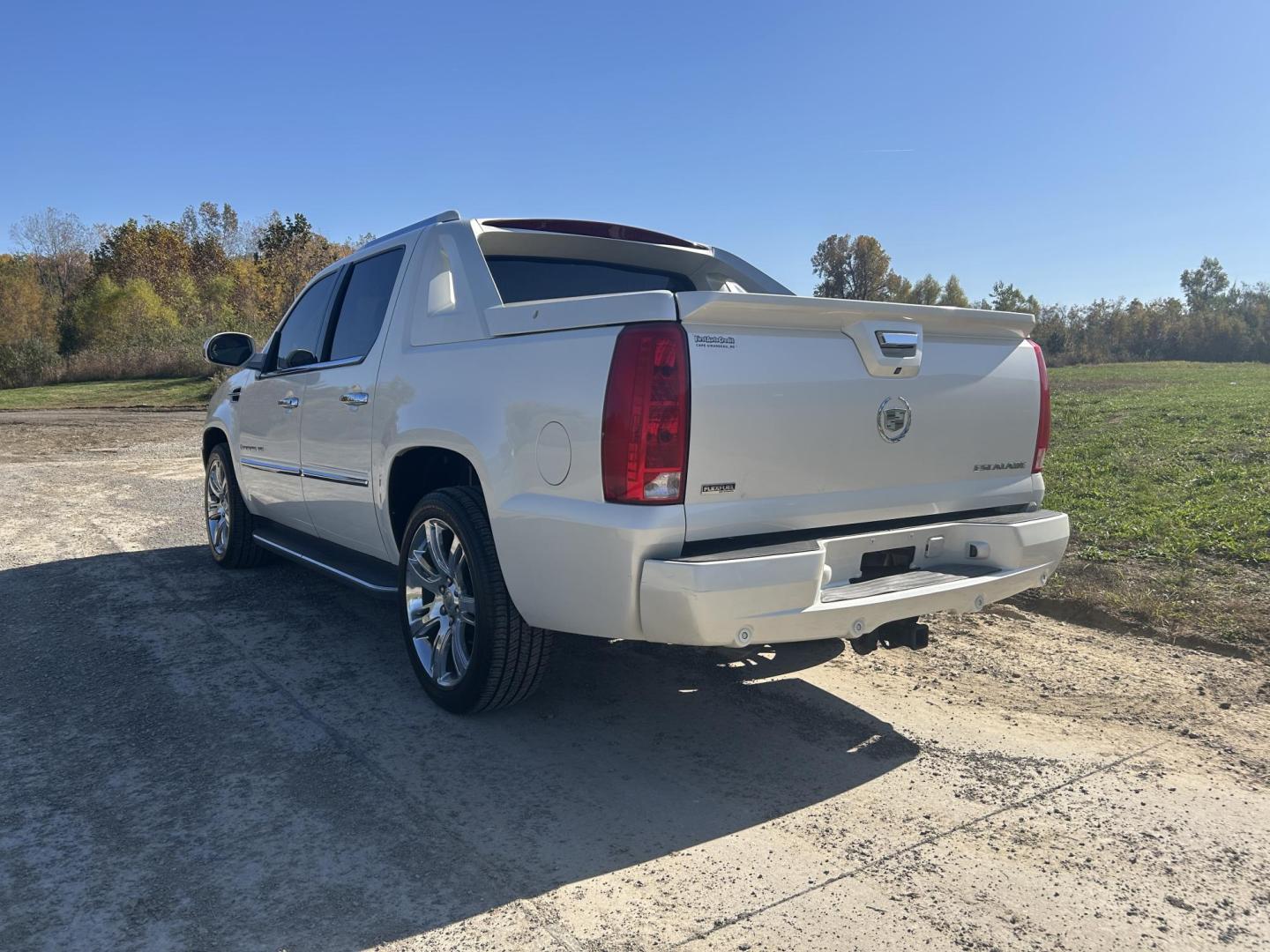 2009 WHITE /Tan Cadillac Escalade EXT Sport Utility Truck (3GYFK22299G) with an 6.2L V8 OHV 16V engine, Automatic transmission, located at 506 S. Kingshighway, Cape Girardeau, MO, 63703, (573) 235-5000, 37.294991, -89.553635 - 2009 Cadillac Escalade EXT Luxury Sport Utility Truck 159xxx miles All Wheel Drive 6.2L V8 Automatic Leather Sunroof Power/Heated/Cooled Seats Heated Steering Wheel Backup Camera Bluetooth Cruise Power Windows/Locks/Mirrors We have financing available and we accept trades! Fill out a cr - Photo#8