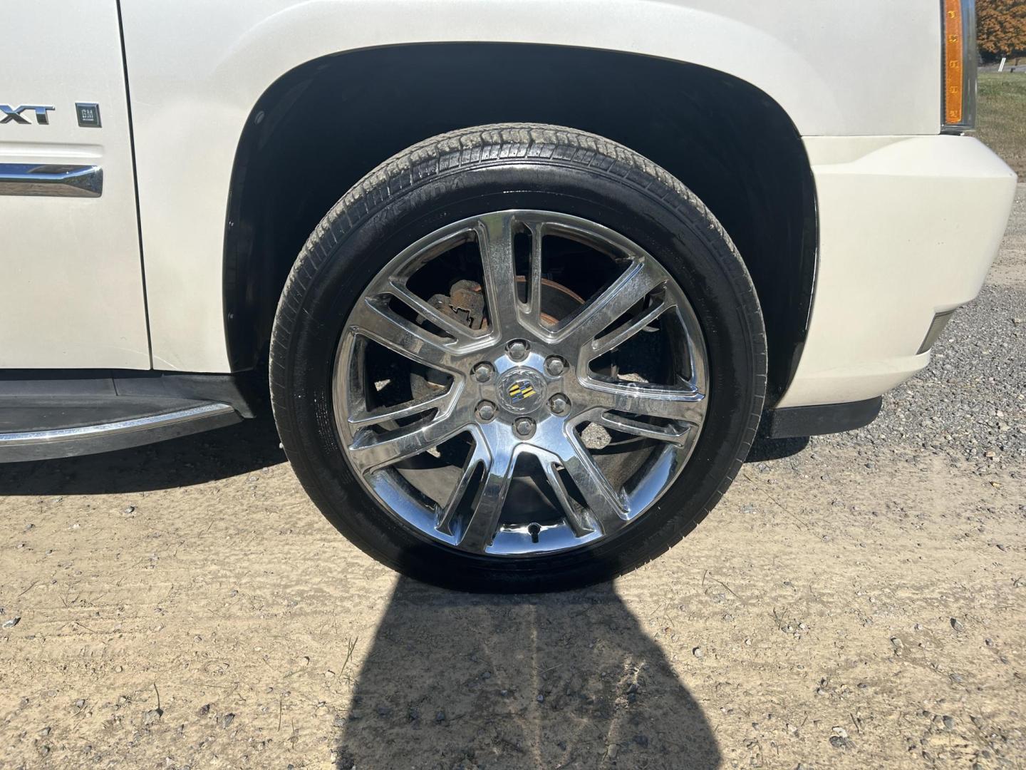 2009 WHITE /Tan Cadillac Escalade EXT Sport Utility Truck (3GYFK22299G) with an 6.2L V8 OHV 16V engine, Automatic transmission, located at 506 S. Kingshighway, Cape Girardeau, MO, 63703, (573) 235-5000, 37.294991, -89.553635 - 2009 Cadillac Escalade EXT Luxury Sport Utility Truck 159xxx miles All Wheel Drive 6.2L V8 Automatic Leather Sunroof Power/Heated/Cooled Seats Heated Steering Wheel Backup Camera Bluetooth Cruise Power Windows/Locks/Mirrors We have financing available and we accept trades! Fill out a cr - Photo#39