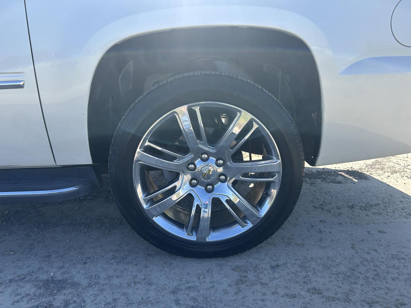 2009 WHITE /Tan Cadillac Escalade EXT Sport Utility Truck (3GYFK22299G) with an 6.2L V8 OHV 16V engine, Automatic transmission, located at 506 S. Kingshighway, Cape Girardeau, MO, 63703, (573) 235-5000, 37.294991, -89.553635 - 2009 Cadillac Escalade EXT Luxury Sport Utility Truck 159xxx miles All Wheel Drive 6.2L V8 Automatic Leather Sunroof Power/Heated/Cooled Seats Heated Steering Wheel Backup Camera Bluetooth Cruise Power Windows/Locks/Mirrors We have financing available and we accept trades! Fill out a cr - Photo#38