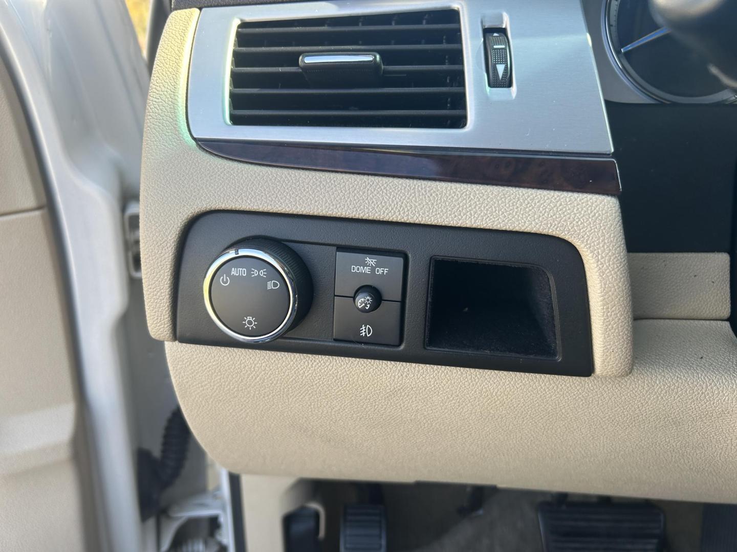 2009 WHITE /Tan Cadillac Escalade EXT Sport Utility Truck (3GYFK22299G) with an 6.2L V8 OHV 16V engine, Automatic transmission, located at 506 S. Kingshighway, Cape Girardeau, MO, 63703, (573) 235-5000, 37.294991, -89.553635 - 2009 Cadillac Escalade EXT Luxury Sport Utility Truck 159xxx miles All Wheel Drive 6.2L V8 Automatic Leather Sunroof Power/Heated/Cooled Seats Heated Steering Wheel Backup Camera Bluetooth Cruise Power Windows/Locks/Mirrors We have financing available and we accept trades! Fill out a cr - Photo#28