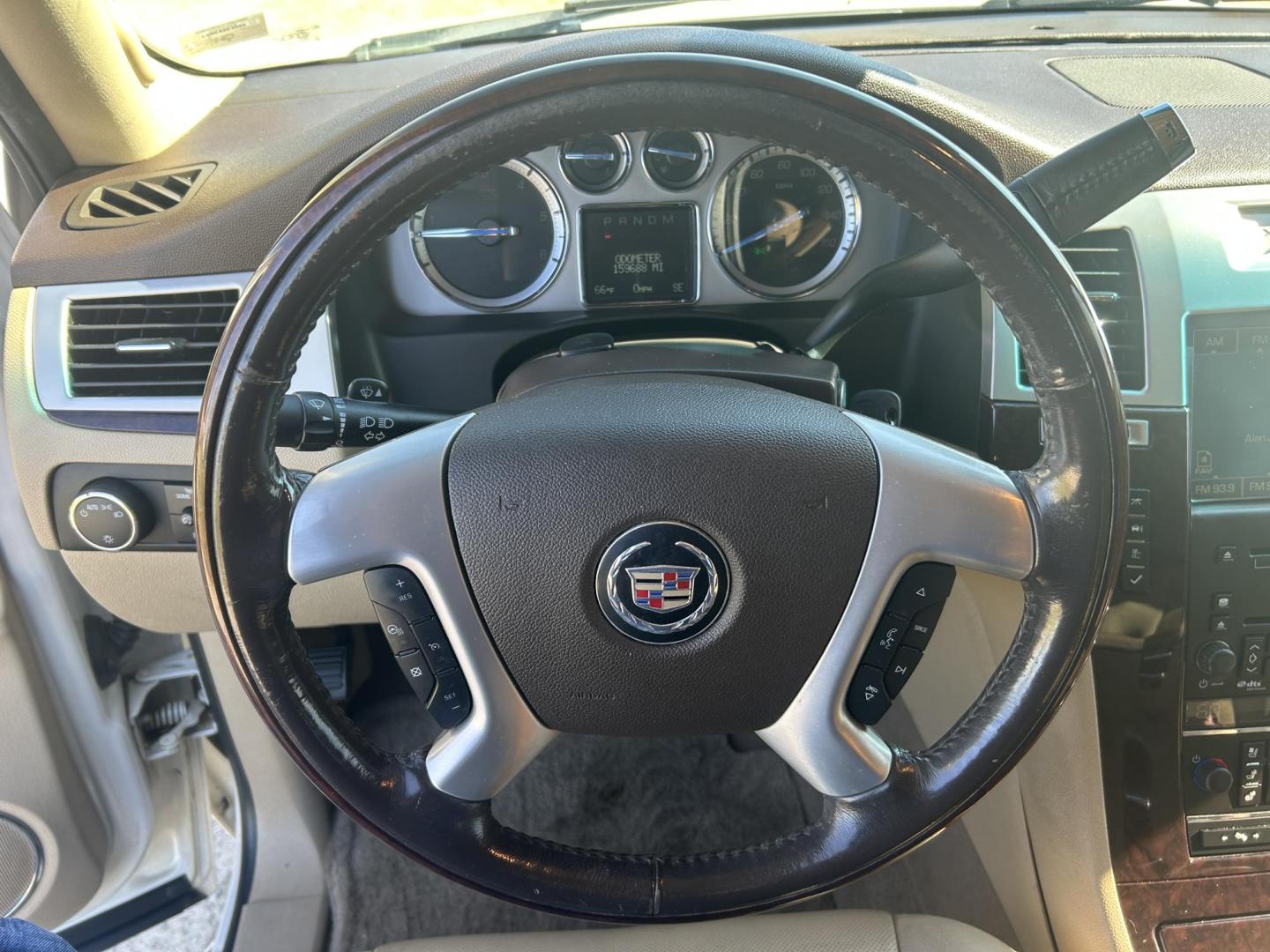 2009 WHITE /Tan Cadillac Escalade EXT Sport Utility Truck (3GYFK22299G) with an 6.2L V8 OHV 16V engine, Automatic transmission, located at 506 S. Kingshighway, Cape Girardeau, MO, 63703, (573) 235-5000, 37.294991, -89.553635 - 2009 Cadillac Escalade EXT Luxury Sport Utility Truck 159xxx miles All Wheel Drive 6.2L V8 Automatic Leather Sunroof Power/Heated/Cooled Seats Heated Steering Wheel Backup Camera Bluetooth Cruise Power Windows/Locks/Mirrors We have financing available and we accept trades! Fill out a cr - Photo#29
