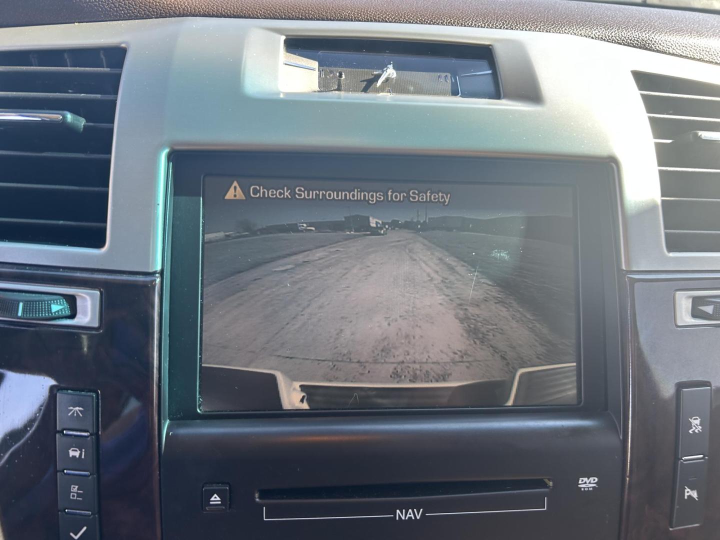 2009 WHITE /Tan Cadillac Escalade EXT Sport Utility Truck (3GYFK22299G) with an 6.2L V8 OHV 16V engine, Automatic transmission, located at 506 S. Kingshighway, Cape Girardeau, MO, 63703, (573) 235-5000, 37.294991, -89.553635 - 2009 Cadillac Escalade EXT Luxury Sport Utility Truck 159xxx miles All Wheel Drive 6.2L V8 Automatic Leather Sunroof Power/Heated/Cooled Seats Heated Steering Wheel Backup Camera Bluetooth Cruise Power Windows/Locks/Mirrors We have financing available and we accept trades! Fill out a cr - Photo#4