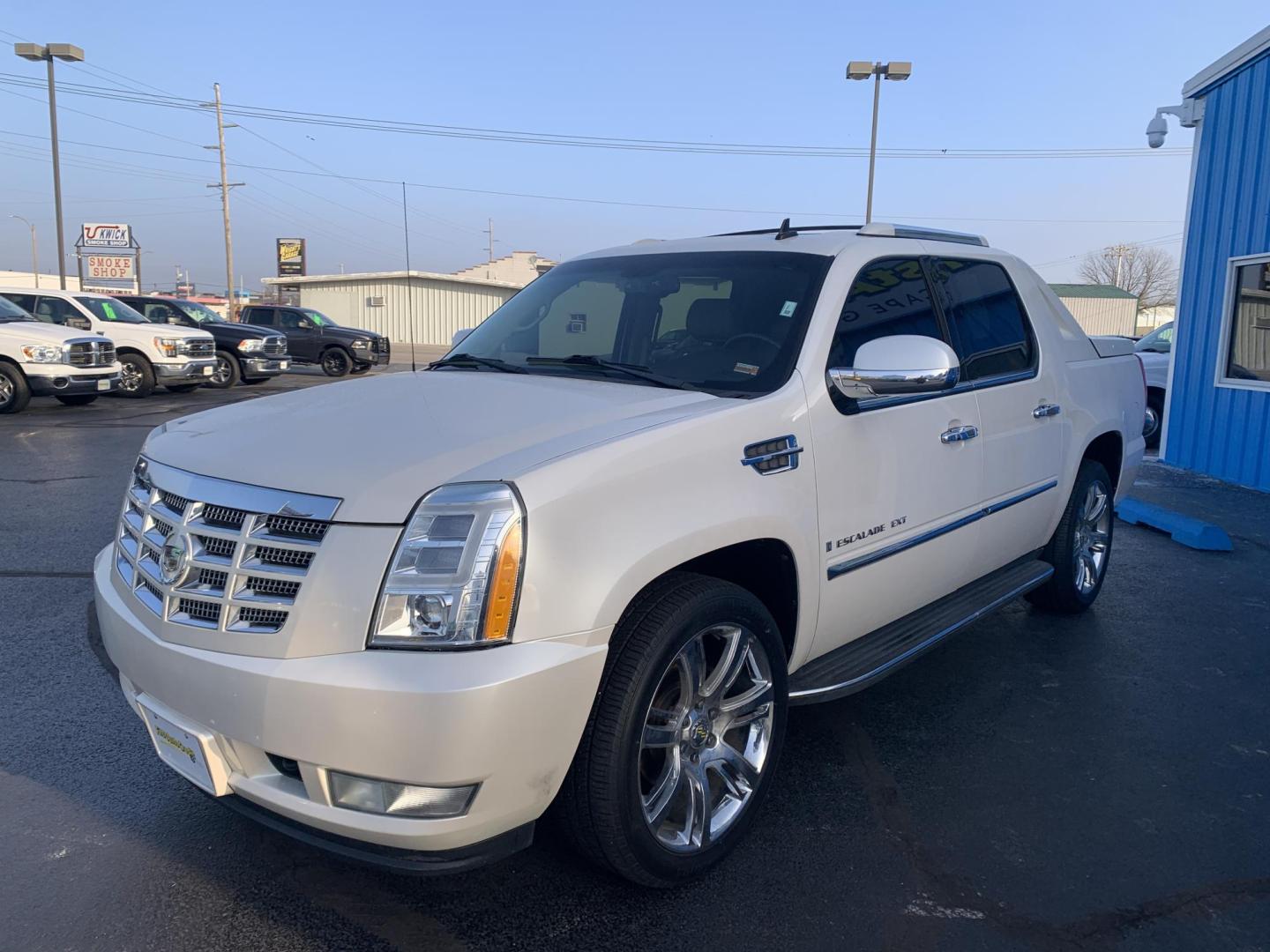 2009 WHITE /Tan Cadillac Escalade EXT Sport Utility Truck (3GYFK22299G) with an 6.2L V8 OHV 16V engine, Automatic transmission, located at 506 S. Kingshighway, Cape Girardeau, MO, 63703, (573) 235-5000, 37.294991, -89.553635 - 2009 Cadillac Escalade EXT Luxury Sport Utility Truck 159xxx miles All Wheel Drive 6.2L V8 Automatic Leather Sunroof Power/Heated/Cooled Seats Heated Steering Wheel Backup Camera Bluetooth Cruise Power Windows/Locks/Mirrors We have financing available and we accept trades! Fill out a cr - Photo#2