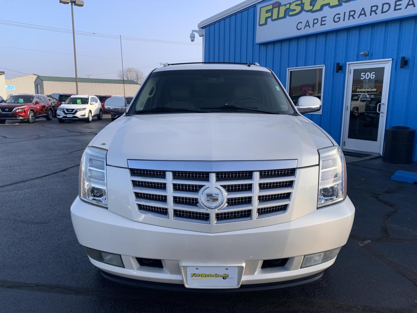 2009 WHITE /Tan Cadillac Escalade EXT Sport Utility Truck (3GYFK22299G) with an 6.2L V8 OHV 16V engine, Automatic transmission, located at 506 S. Kingshighway, Cape Girardeau, MO, 63703, (573) 235-5000, 37.294991, -89.553635 - 2009 Cadillac Escalade EXT Luxury Sport Utility Truck 159xxx miles All Wheel Drive 6.2L V8 Automatic Leather Sunroof Power/Heated/Cooled Seats Heated Steering Wheel Backup Camera Bluetooth Cruise Power Windows/Locks/Mirrors We have financing available and we accept trades! Fill out a cr - Photo#1