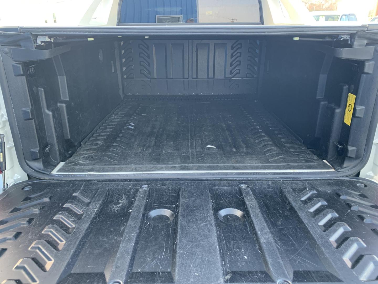 2009 WHITE /Tan Cadillac Escalade EXT Sport Utility Truck (3GYFK22299G) with an 6.2L V8 OHV 16V engine, Automatic transmission, located at 506 S. Kingshighway, Cape Girardeau, MO, 63703, (573) 235-5000, 37.294991, -89.553635 - 2009 Cadillac Escalade EXT Luxury Sport Utility Truck 159xxx miles All Wheel Drive 6.2L V8 Automatic Leather Sunroof Power/Heated/Cooled Seats Heated Steering Wheel Backup Camera Bluetooth Cruise Power Windows/Locks/Mirrors We have financing available and we accept trades! Fill out a cr - Photo#6