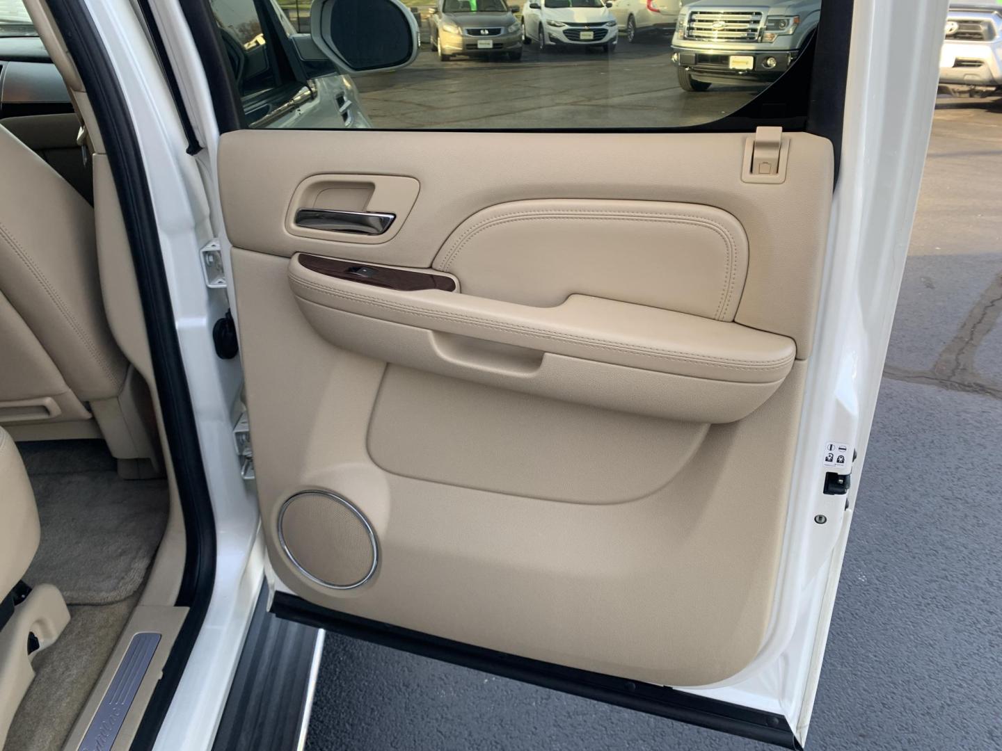 2009 WHITE /Tan Cadillac Escalade EXT Sport Utility Truck (3GYFK22299G) with an 6.2L V8 OHV 16V engine, Automatic transmission, located at 506 S. Kingshighway, Cape Girardeau, MO, 63703, (573) 235-5000, 37.294991, -89.553635 - 2009 Cadillac Escalade EXT Luxury Sport Utility Truck 159xxx miles All Wheel Drive 6.2L V8 Automatic Leather Sunroof Power/Heated/Cooled Seats Heated Steering Wheel Backup Camera Bluetooth Cruise Power Windows/Locks/Mirrors We have financing available and we accept trades! Fill out a cr - Photo#18