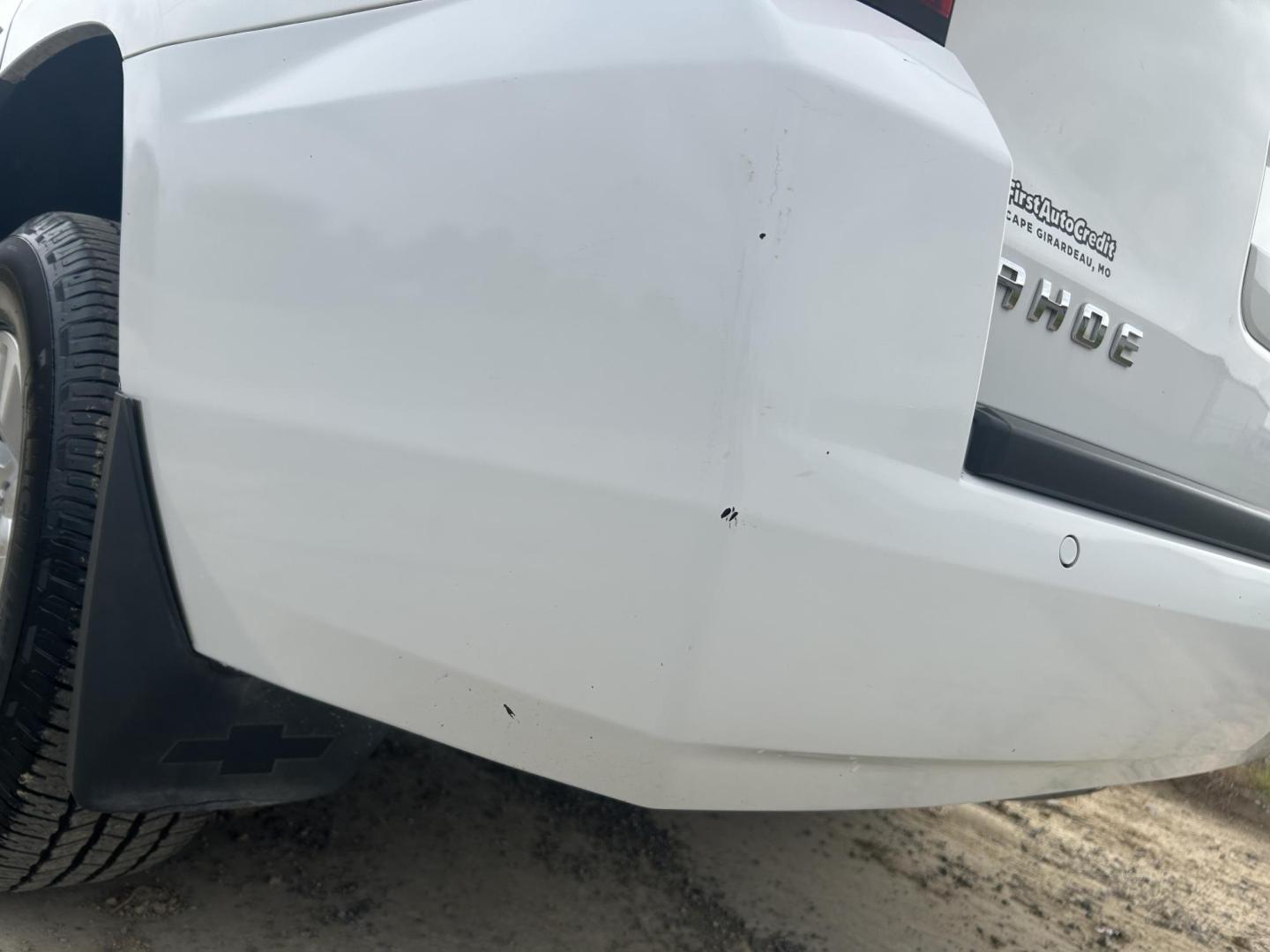 2015 WHITE /Black Chevrolet Tahoe LT 4WD (1GNSKBKC7FR) with an 5.3L V8 OHV 16V engine, Automatic transmission, located at 506 S. Kingshighway, Cape Girardeau, MO, 63703, (573) 235-5000, 37.294991, -89.553635 - 2015 Chevrolet Tahoe 1500 LT 145xxx miles 4 Wheel Drive 5.3L V8 Automatic Leather 3rd Row Rear Entertainment Backup Camera Power/Heated Seats Sunroof Remote Start Cruise Power Windows/Locks/Mirrors We have financing available and we accept trades! Fill out a credit application on our w - Photo#46