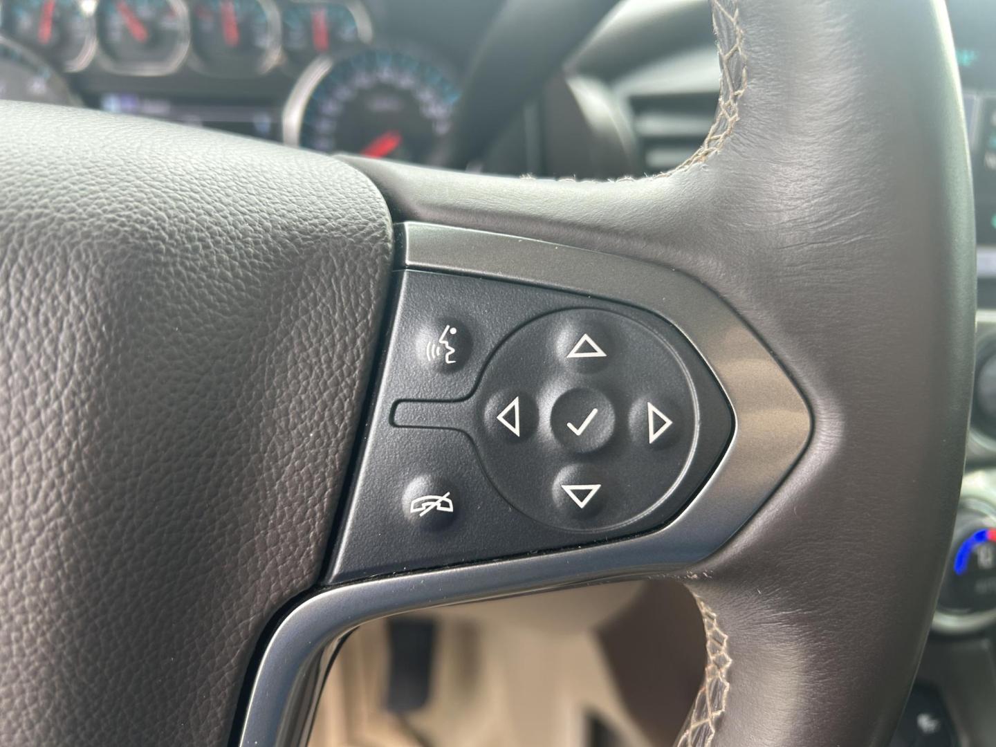 2015 WHITE /Black Chevrolet Tahoe LT 4WD (1GNSKBKC7FR) with an 5.3L V8 OHV 16V engine, Automatic transmission, located at 506 S. Kingshighway, Cape Girardeau, MO, 63703, (573) 235-5000, 37.294991, -89.553635 - 2015 Chevrolet Tahoe 1500 LT 145xxx miles 4 Wheel Drive 5.3L V8 Automatic Leather 3rd Row Rear Entertainment Backup Camera Power/Heated Seats Sunroof Remote Start Cruise Power Windows/Locks/Mirrors We have financing available and we accept trades! Fill out a credit application on our w - Photo#28