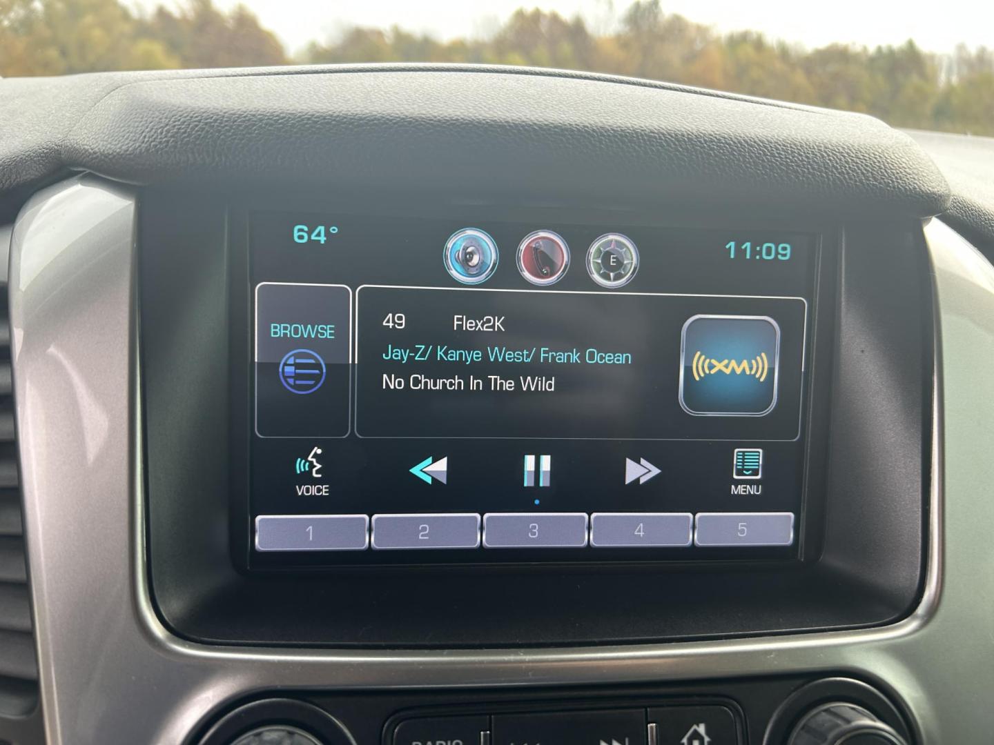 2015 WHITE /Black Chevrolet Tahoe LT 4WD (1GNSKBKC7FR) with an 5.3L V8 OHV 16V engine, Automatic transmission, located at 506 S. Kingshighway, Cape Girardeau, MO, 63703, (573) 235-5000, 37.294991, -89.553635 - 2015 Chevrolet Tahoe 1500 LT 145xxx miles 4 Wheel Drive 5.3L V8 Automatic Leather 3rd Row Rear Entertainment Backup Camera Power/Heated Seats Sunroof Remote Start Cruise Power Windows/Locks/Mirrors We have financing available and we accept trades! Fill out a credit application on our w - Photo#31