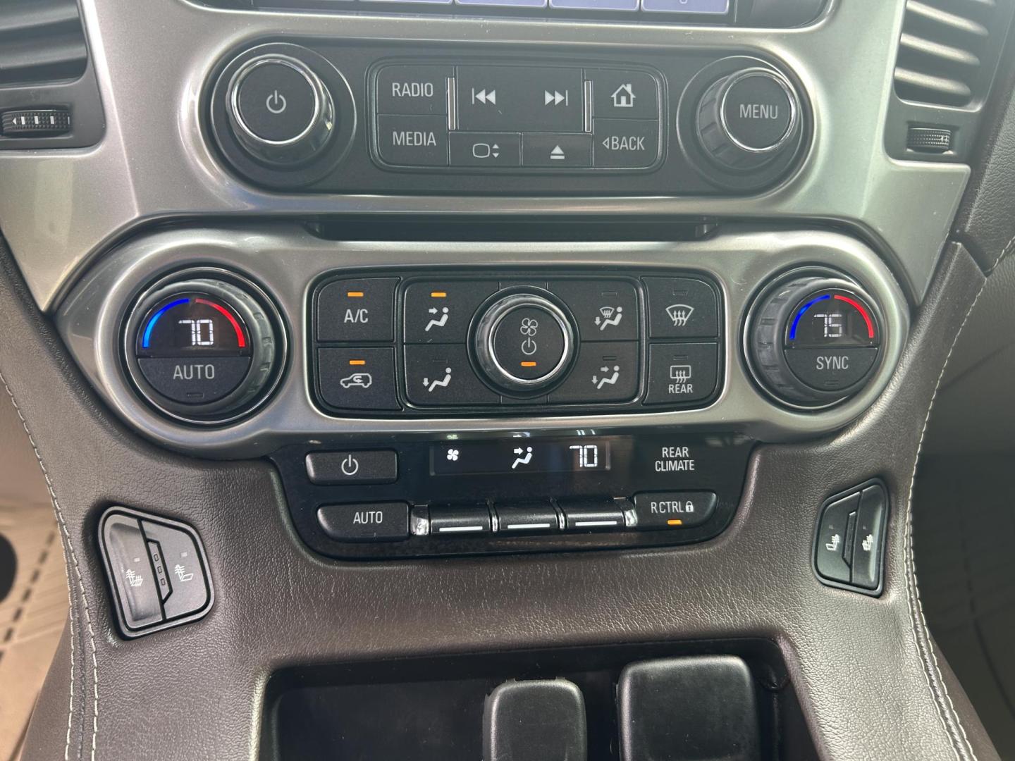 2015 WHITE /Black Chevrolet Tahoe LT 4WD (1GNSKBKC7FR) with an 5.3L V8 OHV 16V engine, Automatic transmission, located at 506 S. Kingshighway, Cape Girardeau, MO, 63703, (573) 235-5000, 37.294991, -89.553635 - 2015 Chevrolet Tahoe 1500 LT 145xxx miles 4 Wheel Drive 5.3L V8 Automatic Leather 3rd Row Rear Entertainment Backup Camera Power/Heated Seats Sunroof Remote Start Cruise Power Windows/Locks/Mirrors We have financing available and we accept trades! Fill out a credit application on our w - Photo#30