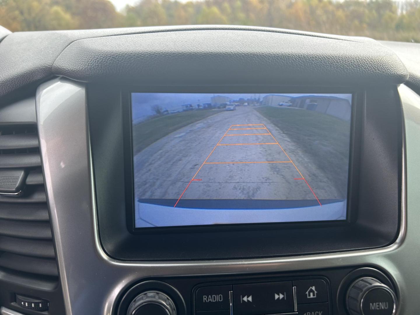 2015 WHITE /Black Chevrolet Tahoe LT 4WD (1GNSKBKC7FR) with an 5.3L V8 OHV 16V engine, Automatic transmission, located at 506 S. Kingshighway, Cape Girardeau, MO, 63703, (573) 235-5000, 37.294991, -89.553635 - 2015 Chevrolet Tahoe 1500 LT 145xxx miles 4 Wheel Drive 5.3L V8 Automatic Leather 3rd Row Rear Entertainment Backup Camera Power/Heated Seats Sunroof Remote Start Cruise Power Windows/Locks/Mirrors We have financing available and we accept trades! Fill out a credit application on our w - Photo#4