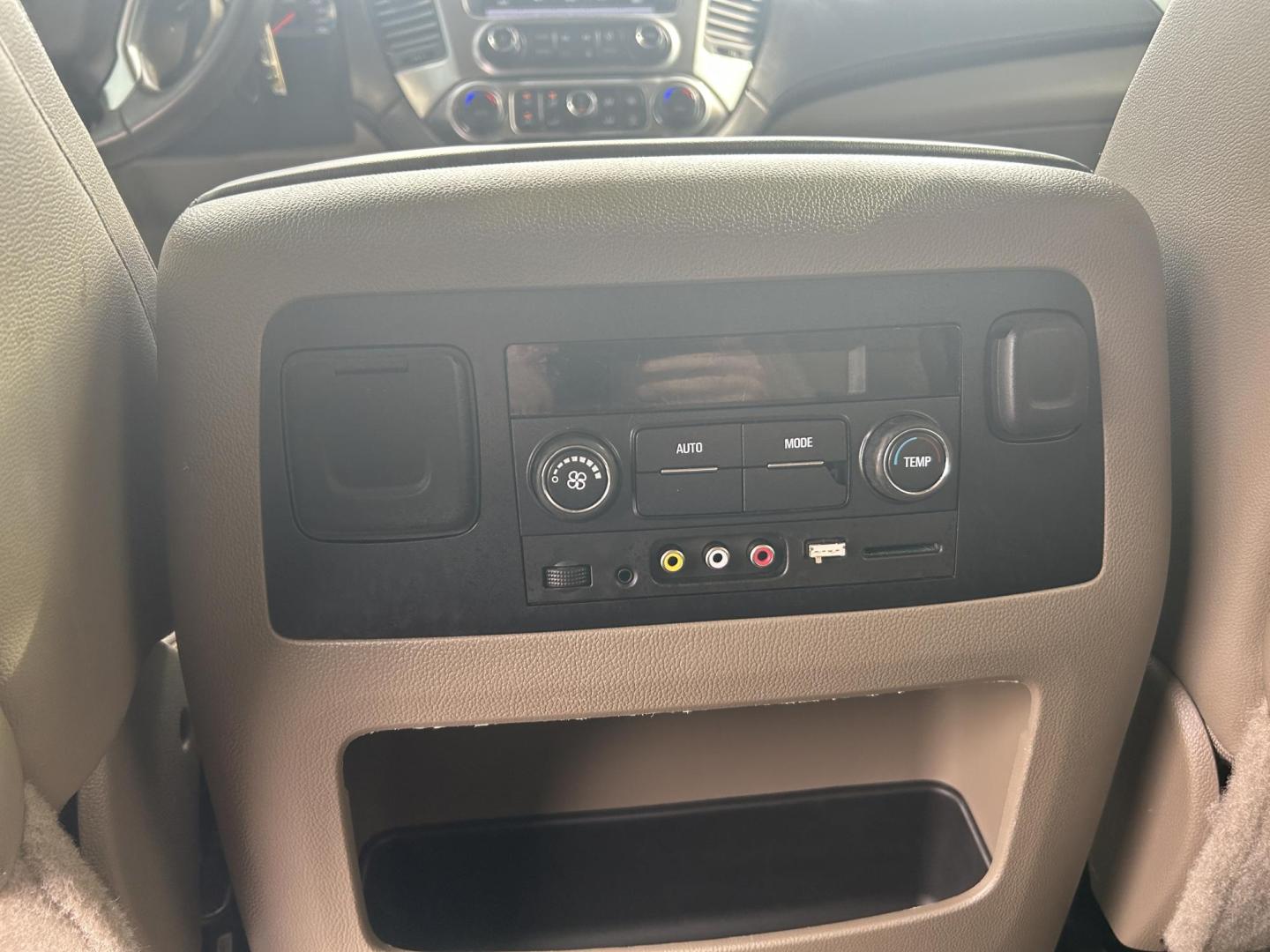 2015 WHITE /Black Chevrolet Tahoe LT 4WD (1GNSKBKC7FR) with an 5.3L V8 OHV 16V engine, Automatic transmission, located at 506 S. Kingshighway, Cape Girardeau, MO, 63703, (573) 235-5000, 37.294991, -89.553635 - 2015 Chevrolet Tahoe 1500 LT 145xxx miles 4 Wheel Drive 5.3L V8 Automatic Leather 3rd Row Rear Entertainment Backup Camera Power/Heated Seats Sunroof Remote Start Cruise Power Windows/Locks/Mirrors We have financing available and we accept trades! Fill out a credit application on our w - Photo#39