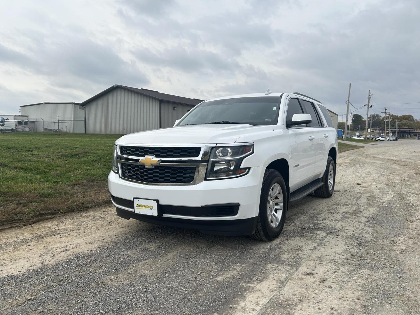 2015 WHITE /Black Chevrolet Tahoe LT 4WD (1GNSKBKC7FR) with an 5.3L V8 OHV 16V engine, Automatic transmission, located at 506 S. Kingshighway, Cape Girardeau, MO, 63703, (573) 235-5000, 37.294991, -89.553635 - 2015 Chevrolet Tahoe 1500 LT 145xxx miles 4 Wheel Drive 5.3L V8 Automatic Leather 3rd Row Rear Entertainment Backup Camera Power/Heated Seats Sunroof Remote Start Cruise Power Windows/Locks/Mirrors We have financing available and we accept trades! Fill out a credit application on our w - Photo#7