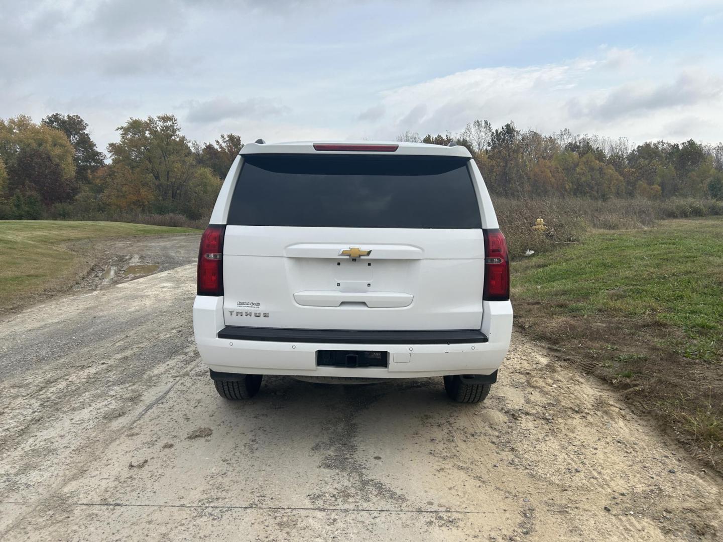 2015 WHITE /Black Chevrolet Tahoe LT 4WD (1GNSKBKC7FR) with an 5.3L V8 OHV 16V engine, Automatic transmission, located at 506 S. Kingshighway, Cape Girardeau, MO, 63703, (573) 235-5000, 37.294991, -89.553635 - 2015 Chevrolet Tahoe 1500 LT 145xxx miles 4 Wheel Drive 5.3L V8 Automatic Leather 3rd Row Rear Entertainment Backup Camera Power/Heated Seats Sunroof Remote Start Cruise Power Windows/Locks/Mirrors We have financing available and we accept trades! Fill out a credit application on our w - Photo#10