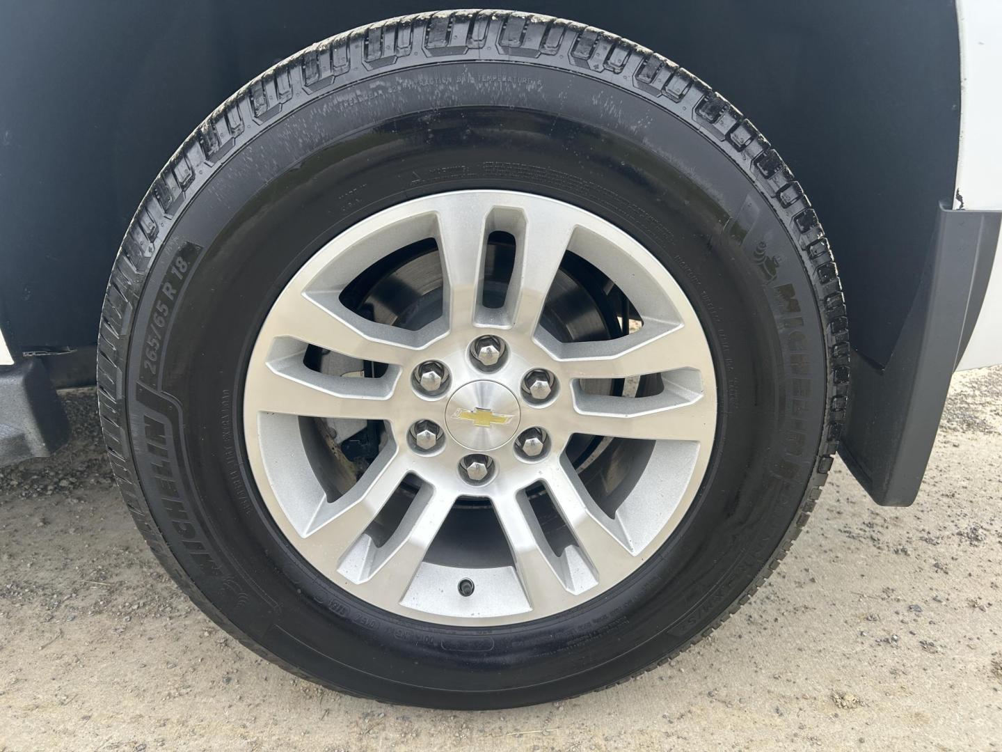 2015 WHITE /Black Chevrolet Tahoe LT 4WD (1GNSKBKC7FR) with an 5.3L V8 OHV 16V engine, Automatic transmission, located at 506 S. Kingshighway, Cape Girardeau, MO, 63703, (573) 235-5000, 37.294991, -89.553635 - 2015 Chevrolet Tahoe 1500 LT 145xxx miles 4 Wheel Drive 5.3L V8 Automatic Leather 3rd Row Rear Entertainment Backup Camera Power/Heated Seats Sunroof Remote Start Cruise Power Windows/Locks/Mirrors We have financing available and we accept trades! Fill out a credit application on our w - Photo#44