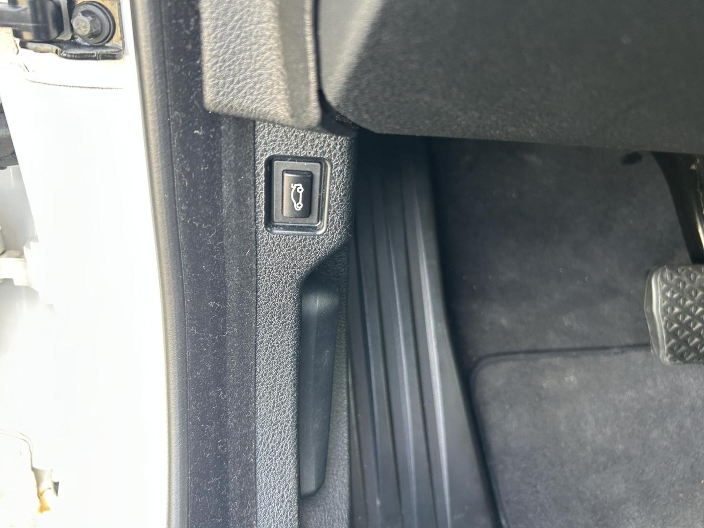 2016 WHITE /Black BMW 5-Series 535i xDrive (WBA5B3C53GG) with an 3.0L L6 DOHC 24V engine, Automatic transmission, located at 506 S. Kingshighway, Cape Girardeau, MO, 63703, (573) 235-5000, 37.294991, -89.553635 - 2016 BMW 535i xDrive 109xxx miles All Wheel Drive 3.0L I6 Automatic Leather Navigation Heads Up Display Heated Steering Wheel Power/Heated Seats Backup Camera Bluetooth Cruise Power Windows/Locks/Mirrors We have financing available and we accept trades! Fill out a credit application on - Photo#22