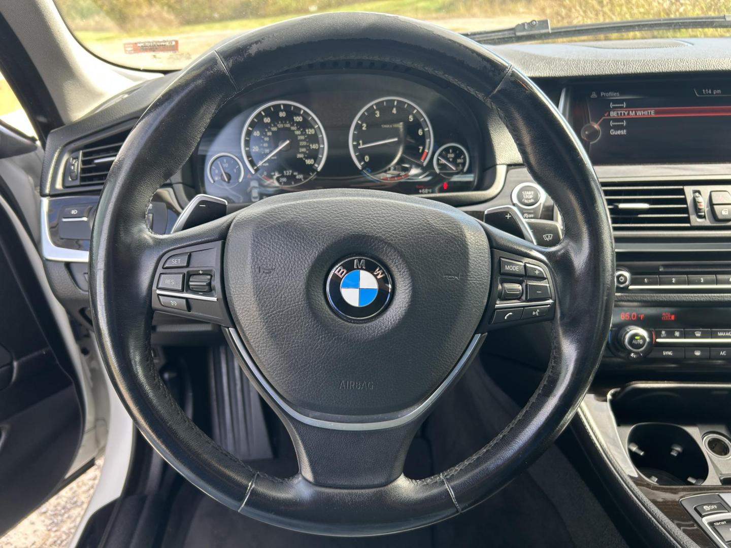 2016 WHITE /Black BMW 5-Series 535i xDrive (WBA5B3C53GG) with an 3.0L L6 DOHC 24V engine, Automatic transmission, located at 506 S. Kingshighway, Cape Girardeau, MO, 63703, (573) 235-5000, 37.294991, -89.553635 - 2016 BMW 535i xDrive 109xxx miles All Wheel Drive 3.0L I6 Automatic Leather Navigation Heads Up Display Heated Steering Wheel Power/Heated Seats Backup Camera Bluetooth Cruise Power Windows/Locks/Mirrors We have financing available and we accept trades! Fill out a credit application on - Photo#27