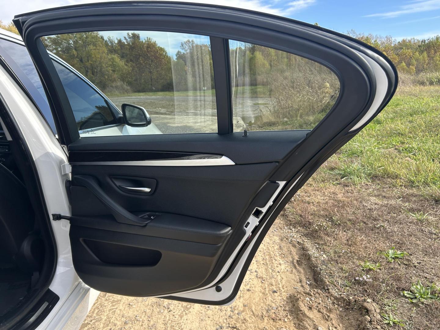 2016 WHITE /Black BMW 5-Series 535i xDrive (WBA5B3C53GG) with an 3.0L L6 DOHC 24V engine, Automatic transmission, located at 506 S. Kingshighway, Cape Girardeau, MO, 63703, (573) 235-5000, 37.294991, -89.553635 - 2016 BMW 535i xDrive 109xxx miles All Wheel Drive 3.0L I6 Automatic Leather Navigation Heads Up Display Heated Steering Wheel Power/Heated Seats Backup Camera Bluetooth Cruise Power Windows/Locks/Mirrors We have financing available and we accept trades! Fill out a credit application on - Photo#19