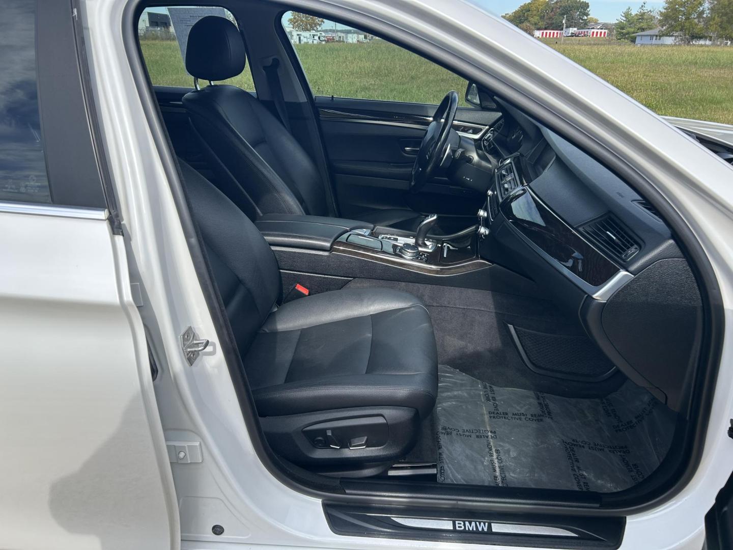 2016 WHITE /Black BMW 5-Series 535i xDrive (WBA5B3C53GG) with an 3.0L L6 DOHC 24V engine, Automatic transmission, located at 506 S. Kingshighway, Cape Girardeau, MO, 63703, (573) 235-5000, 37.294991, -89.553635 - 2016 BMW 535i xDrive 109xxx miles All Wheel Drive 3.0L I6 Automatic Leather Navigation Heads Up Display Heated Steering Wheel Power/Heated Seats Backup Camera Bluetooth Cruise Power Windows/Locks/Mirrors We have financing available and we accept trades! Fill out a credit application on - Photo#16