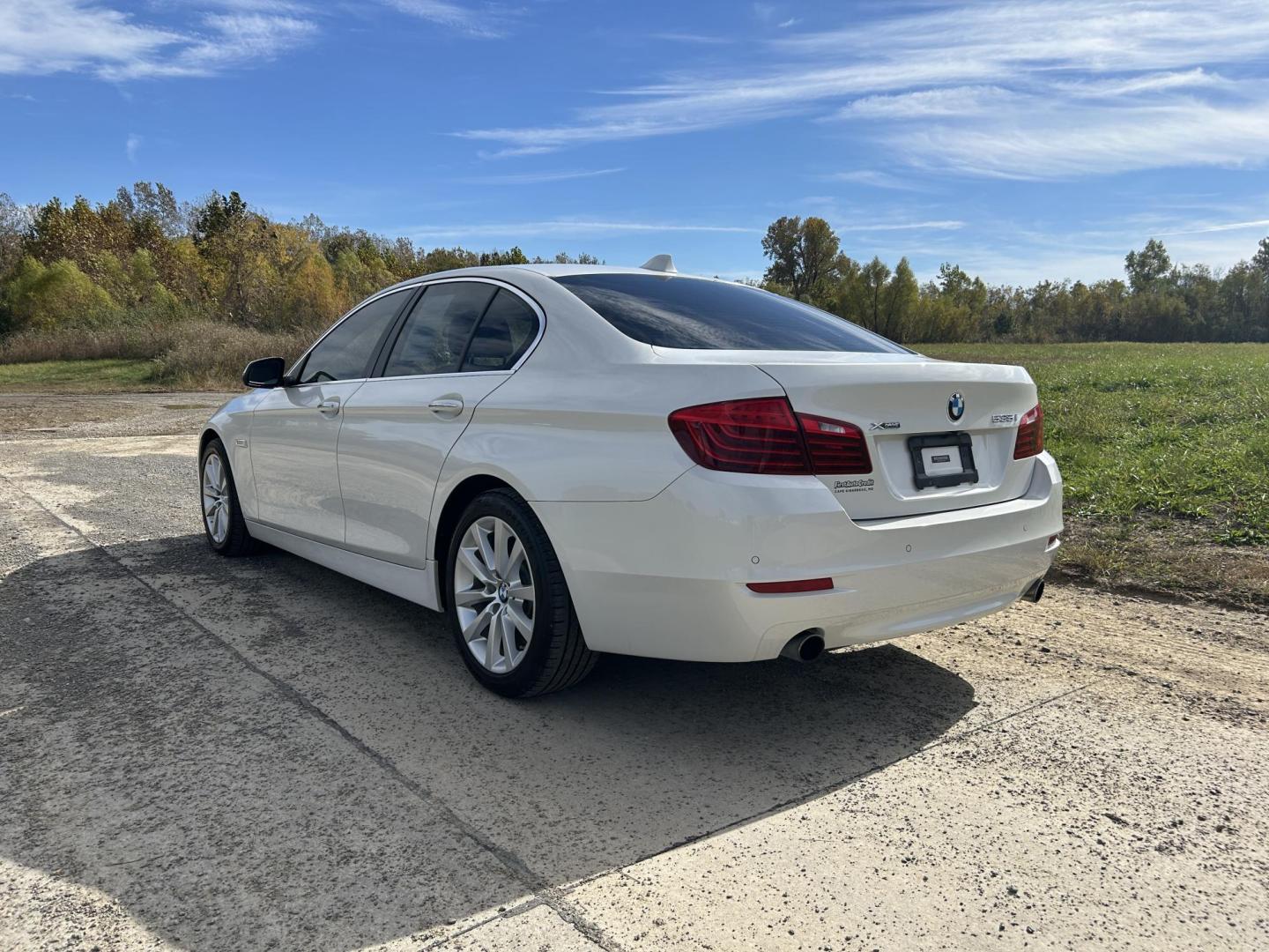 2016 WHITE /Black BMW 5-Series 535i xDrive (WBA5B3C53GG) with an 3.0L L6 DOHC 24V engine, Automatic transmission, located at 506 S. Kingshighway, Cape Girardeau, MO, 63703, (573) 235-5000, 37.294991, -89.553635 - 2016 BMW 535i xDrive 109xxx miles All Wheel Drive 3.0L I6 Automatic Leather Navigation Heads Up Display Heated Steering Wheel Power/Heated Seats Backup Camera Bluetooth Cruise Power Windows/Locks/Mirrors We have financing available and we accept trades! Fill out a credit application on - Photo#10