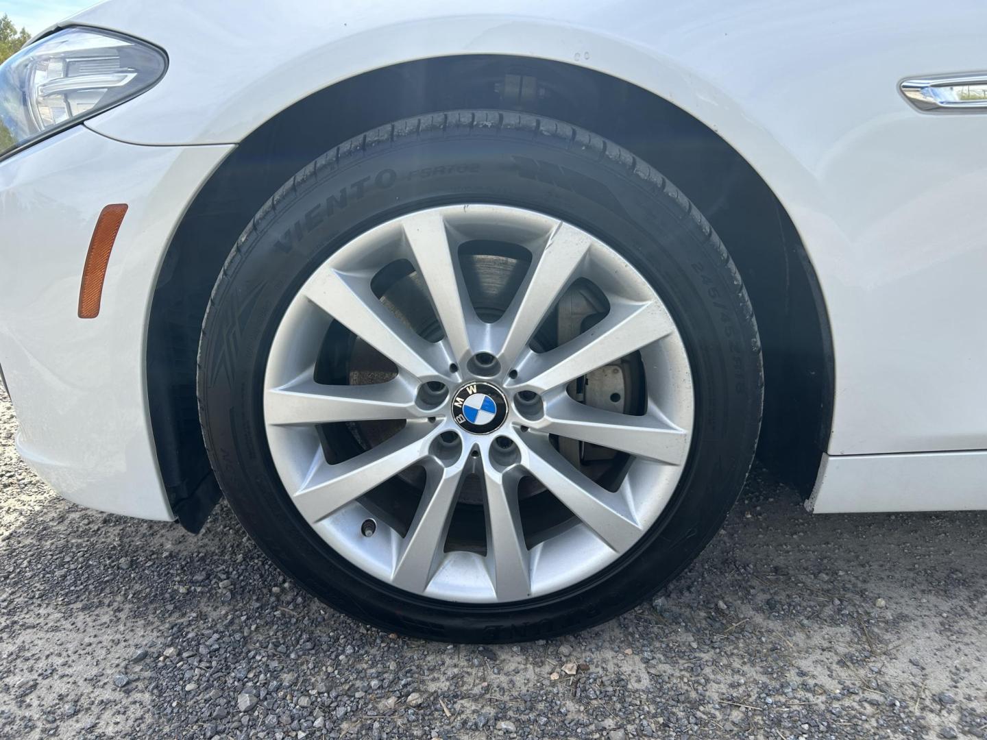 2016 WHITE /Black BMW 5-Series 535i xDrive (WBA5B3C53GG) with an 3.0L L6 DOHC 24V engine, Automatic transmission, located at 506 S. Kingshighway, Cape Girardeau, MO, 63703, (573) 235-5000, 37.294991, -89.553635 - 2016 BMW 535i xDrive 109xxx miles All Wheel Drive 3.0L I6 Automatic Leather Navigation Heads Up Display Heated Steering Wheel Power/Heated Seats Backup Camera Bluetooth Cruise Power Windows/Locks/Mirrors We have financing available and we accept trades! Fill out a credit application on - Photo#45