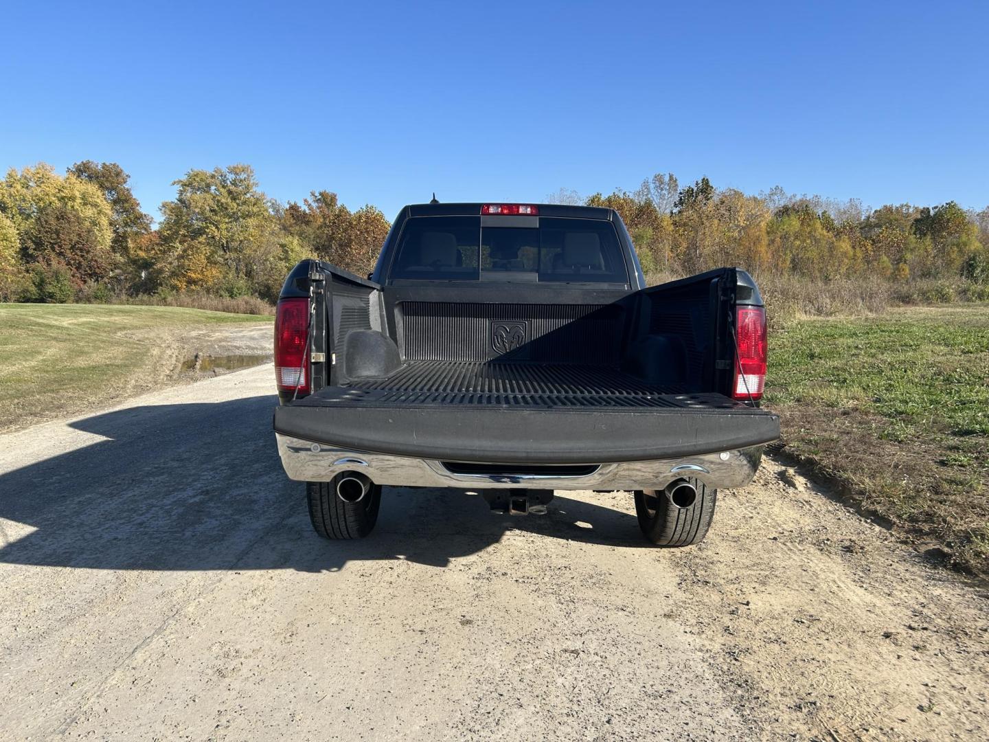 2017 BLACK /Gray RAM 1500 Big Horn Crew Cab LWB 4WD (1C6RR7TTXHS) with an 5.7L V8 OHV 16V engine, Automatic transmission, located at 506 S. Kingshighway, Cape Girardeau, MO, 63703, (573) 235-5000, 37.294991, -89.553635 - 2017 Ram 1500 Big Horn Only 53xxx miles 4x4 5.7L V8 Automatic Navigation Backup Camera Power Driver Seat Bluetooth Remote Start Cruise Power Windows/Locks/Mirrors We have financing available and we accept trades! Fill out a credit application on our website or come by today! If you have - Photo#22