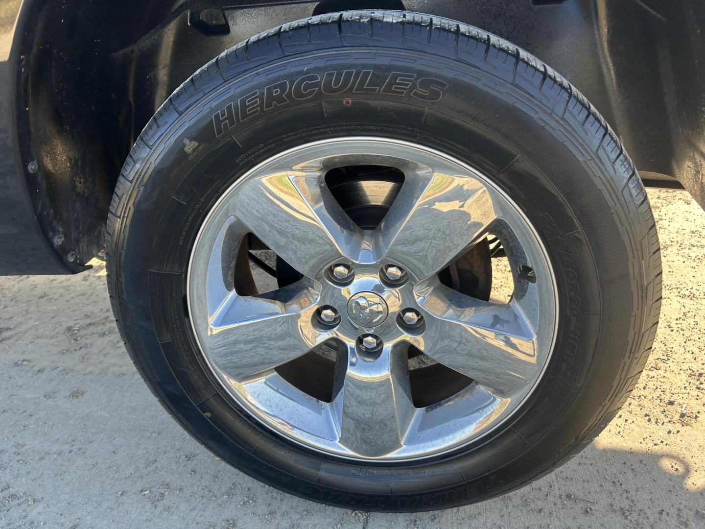 2017 BLACK /Gray RAM 1500 Big Horn Crew Cab LWB 4WD (1C6RR7TTXHS) with an 5.7L V8 OHV 16V engine, Automatic transmission, located at 506 S. Kingshighway, Cape Girardeau, MO, 63703, (573) 235-5000, 37.294991, -89.553635 - 2017 Ram 1500 Big Horn Only 53xxx miles 4x4 5.7L V8 Automatic Navigation Backup Camera Power Driver Seat Bluetooth Remote Start Cruise Power Windows/Locks/Mirrors We have financing available and we accept trades! Fill out a credit application on our website or come by today! If you have - Photo#41