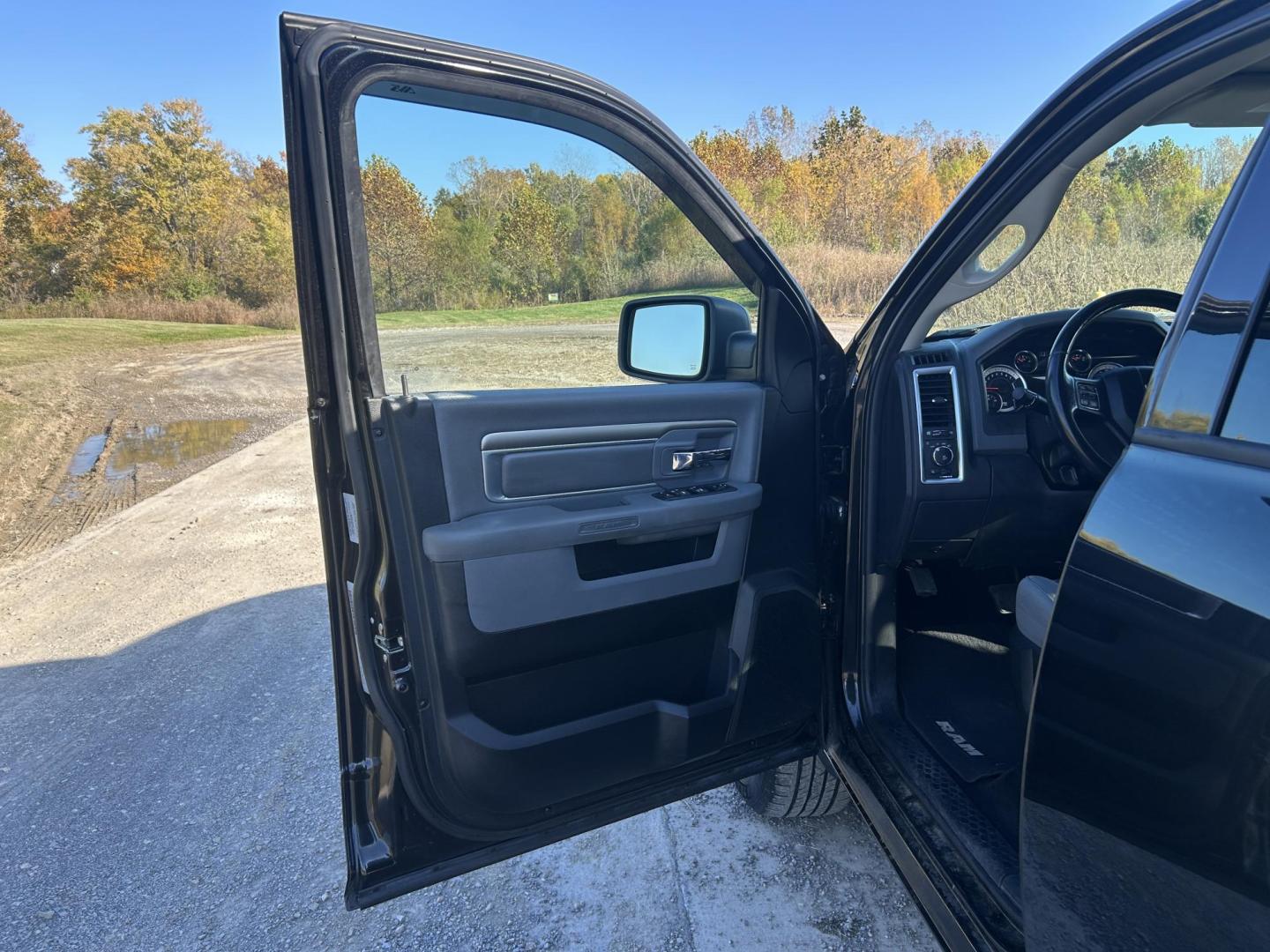 2017 BLACK /Gray RAM 1500 Big Horn Crew Cab LWB 4WD (1C6RR7TTXHS) with an 5.7L V8 OHV 16V engine, Automatic transmission, located at 506 S. Kingshighway, Cape Girardeau, MO, 63703, (573) 235-5000, 37.294991, -89.553635 - 2017 Ram 1500 Big Horn Only 53xxx miles 4x4 5.7L V8 Automatic Navigation Backup Camera Power Driver Seat Bluetooth Remote Start Cruise Power Windows/Locks/Mirrors We have financing available and we accept trades! Fill out a credit application on our website or come by today! If you have - Photo#11