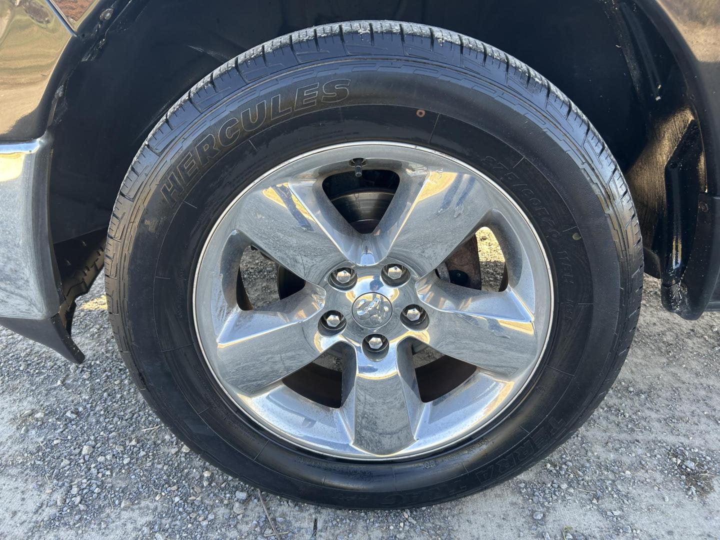 2017 BLACK /Gray RAM 1500 Big Horn Crew Cab LWB 4WD (1C6RR7TTXHS) with an 5.7L V8 OHV 16V engine, Automatic transmission, located at 506 S. Kingshighway, Cape Girardeau, MO, 63703, (573) 235-5000, 37.294991, -89.553635 - 2017 Ram 1500 Big Horn Only 53xxx miles 4x4 5.7L V8 Automatic Navigation Backup Camera Power Driver Seat Bluetooth Remote Start Cruise Power Windows/Locks/Mirrors We have financing available and we accept trades! Fill out a credit application on our website or come by today! If you have - Photo#38