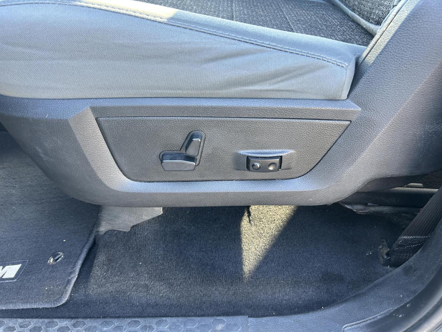 2017 BLACK /Gray RAM 1500 Big Horn Crew Cab LWB 4WD (1C6RR7TTXHS) with an 5.7L V8 OHV 16V engine, Automatic transmission, located at 506 S. Kingshighway, Cape Girardeau, MO, 63703, (573) 235-5000, 37.294991, -89.553635 - 2017 Ram 1500 Big Horn Only 53xxx miles 4x4 5.7L V8 Automatic Navigation Backup Camera Power Driver Seat Bluetooth Remote Start Cruise Power Windows/Locks/Mirrors We have financing available and we accept trades! Fill out a credit application on our website or come by today! If you have - Photo#24