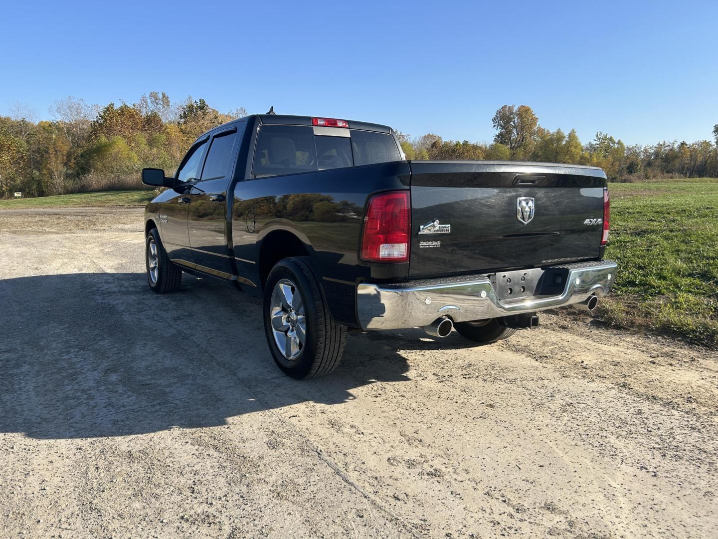 2017 BLACK /Gray RAM 1500 Big Horn Crew Cab LWB 4WD (1C6RR7TTXHS) with an 5.7L V8 OHV 16V engine, Automatic transmission, located at 506 S. Kingshighway, Cape Girardeau, MO, 63703, (573) 235-5000, 37.294991, -89.553635 - 2017 Ram 1500 Big Horn Only 53xxx miles 4x4 5.7L V8 Automatic Navigation Backup Camera Power Driver Seat Bluetooth Remote Start Cruise Power Windows/Locks/Mirrors We have financing available and we accept trades! Fill out a credit application on our website or come by today! If you have - Photo#7