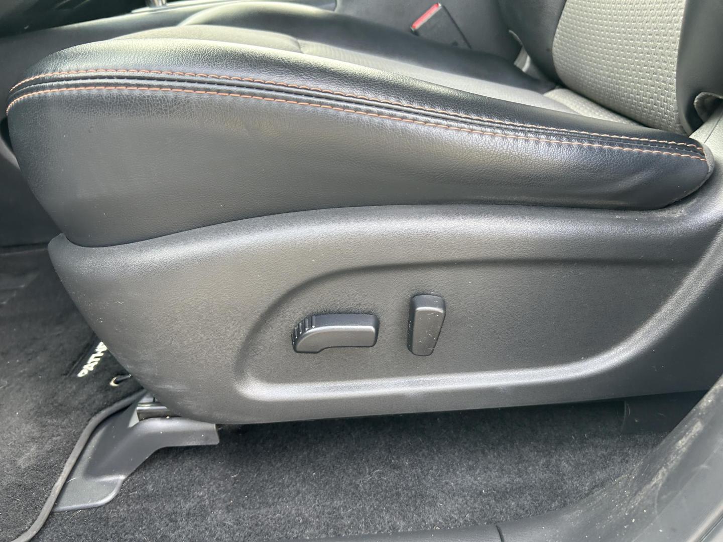 2019 WHITE /Black Nissan Pathfinder Platinum 2WD (5N1DR2MN2KC) with an 3.5L V6 DOHC 24V engine, CVT transmission, located at 506 S. Kingshighway, Cape Girardeau, MO, 63703, (573) 235-5000, 37.294991, -89.553635 - 2019 Nissan SV Rock Creek Edition Only 57xxx miles Front Wheel Drive 3.5L V6 Automatic Leather 3rd Row Navigation Rear Entertainment Power/Heated/Cooled Seats Heated Rear Seats Heated Steering Wheel Backup Camera Sunroof Bluetooth Remote Start Cruise Power Windows/Locks/Mirrors We - Photo#3