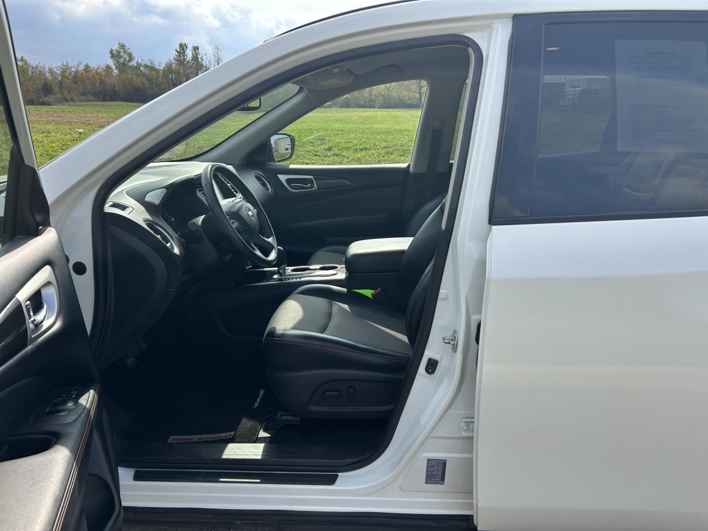 2019 WHITE /Black Nissan Pathfinder Platinum 2WD (5N1DR2MN2KC) with an 3.5L V6 DOHC 24V engine, CVT transmission, located at 506 S. Kingshighway, Cape Girardeau, MO, 63703, (573) 235-5000, 37.294991, -89.553635 - 2019 Nissan SV Rock Creek Edition Only 57xxx miles Front Wheel Drive 3.5L V6 Automatic Leather 3rd Row Navigation Rear Entertainment Power/Heated/Cooled Seats Heated Rear Seats Heated Steering Wheel Backup Camera Sunroof Bluetooth Remote Start Cruise Power Windows/Locks/Mirrors We - Photo#12