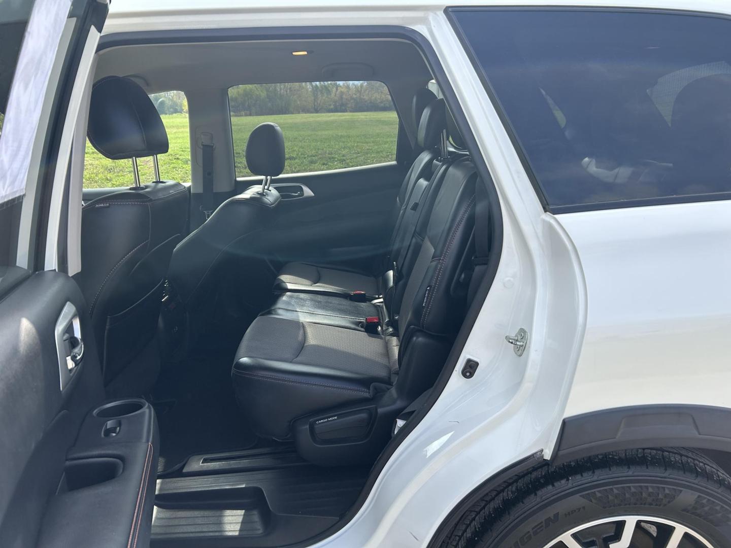 2019 WHITE /Black Nissan Pathfinder Platinum 2WD (5N1DR2MN2KC) with an 3.5L V6 DOHC 24V engine, CVT transmission, located at 506 S. Kingshighway, Cape Girardeau, MO, 63703, (573) 235-5000, 37.294991, -89.553635 - 2019 Nissan SV Rock Creek Edition Only 57xxx miles Front Wheel Drive 3.5L V6 Automatic Leather 3rd Row Navigation Rear Entertainment Power/Heated/Cooled Seats Heated Rear Seats Heated Steering Wheel Backup Camera Sunroof Bluetooth Remote Start Cruise Power Windows/Locks/Mirrors We - Photo#16