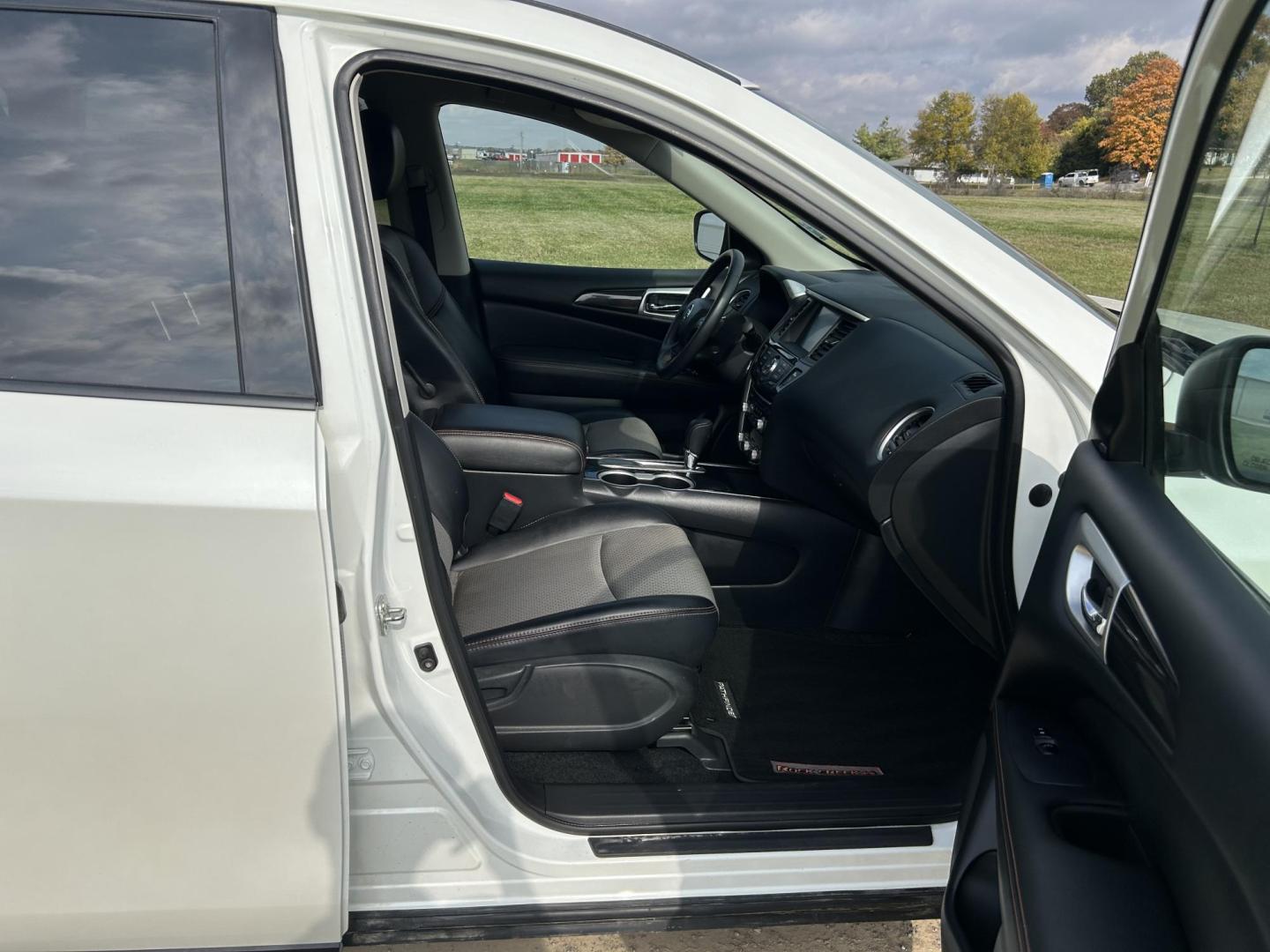 2019 WHITE /Black Nissan Pathfinder Platinum 2WD (5N1DR2MN2KC) with an 3.5L V6 DOHC 24V engine, CVT transmission, located at 506 S. Kingshighway, Cape Girardeau, MO, 63703, (573) 235-5000, 37.294991, -89.553635 - 2019 Nissan SV Rock Creek Edition Only 57xxx miles Front Wheel Drive 3.5L V6 Automatic Leather 3rd Row Navigation Rear Entertainment Power/Heated/Cooled Seats Heated Rear Seats Heated Steering Wheel Backup Camera Sunroof Bluetooth Remote Start Cruise Power Windows/Locks/Mirrors We - Photo#14