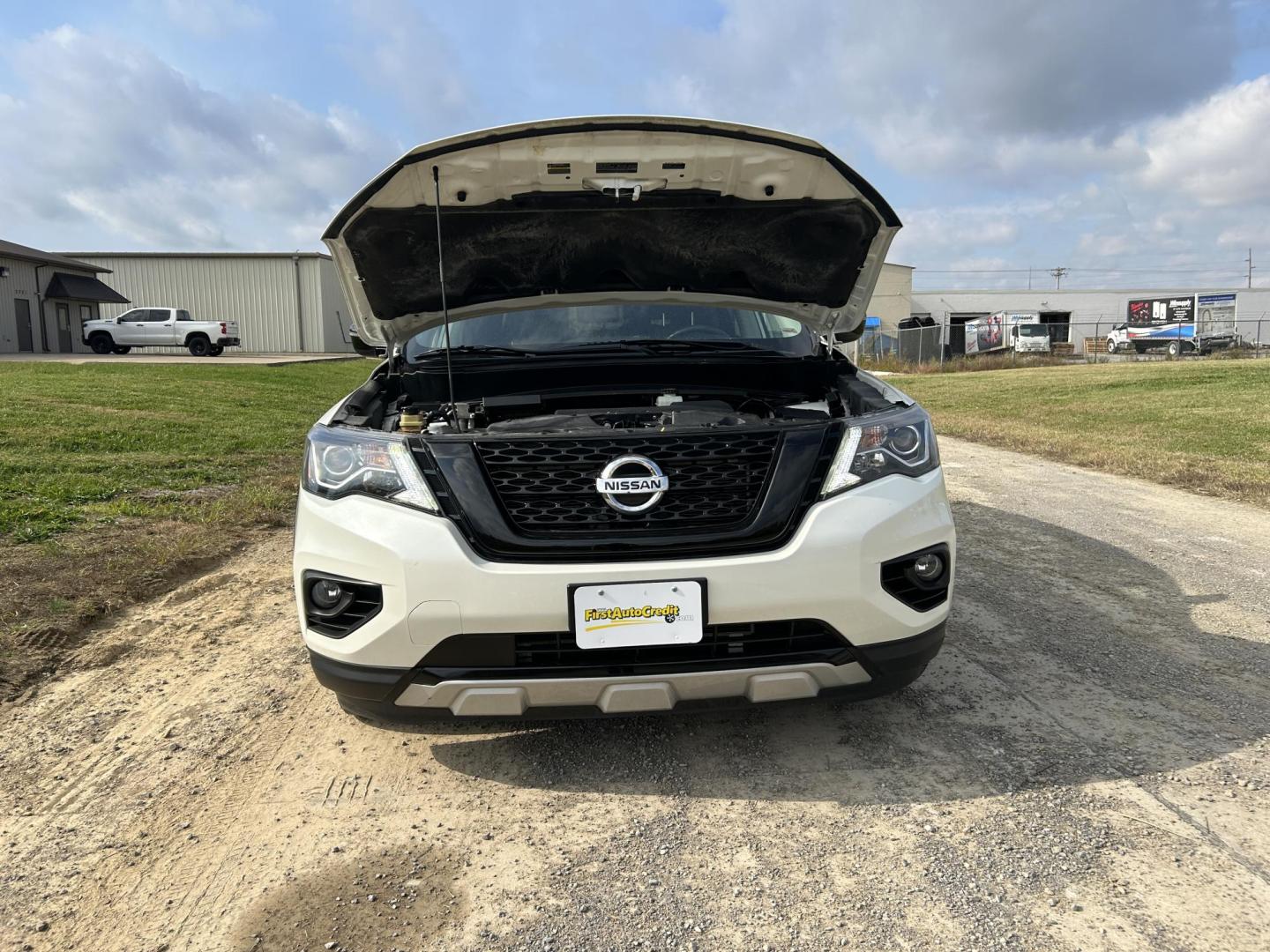 2019 WHITE /Black Nissan Pathfinder Platinum 2WD (5N1DR2MN2KC) with an 3.5L V6 DOHC 24V engine, CVT transmission, located at 506 S. Kingshighway, Cape Girardeau, MO, 63703, (573) 235-5000, 37.294991, -89.553635 - 2019 Nissan SV Rock Creek Edition Only 57xxx miles Front Wheel Drive 3.5L V6 Automatic Leather 3rd Row Navigation Rear Entertainment Power/Heated/Cooled Seats Heated Rear Seats Heated Steering Wheel Backup Camera Sunroof Bluetooth Remote Start Cruise Power Windows/Locks/Mirrors We - Photo#35