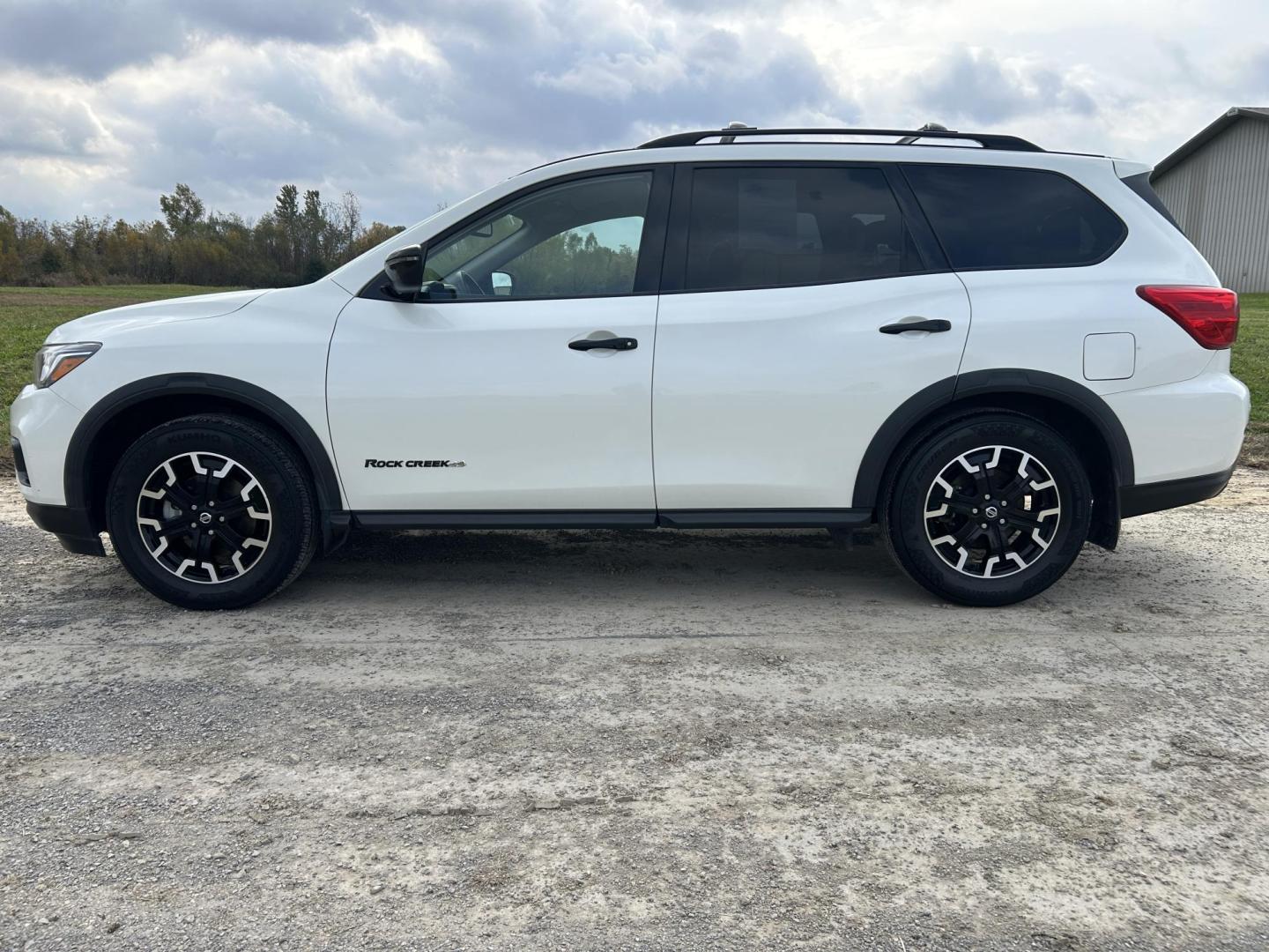 2019 WHITE /Black Nissan Pathfinder Platinum 2WD (5N1DR2MN2KC) with an 3.5L V6 DOHC 24V engine, CVT transmission, located at 506 S. Kingshighway, Cape Girardeau, MO, 63703, (573) 235-5000, 37.294991, -89.553635 - 2019 Nissan SV Rock Creek Edition Only 57xxx miles Front Wheel Drive 3.5L V6 Automatic Leather 3rd Row Navigation Rear Entertainment Power/Heated/Cooled Seats Heated Rear Seats Heated Steering Wheel Backup Camera Sunroof Bluetooth Remote Start Cruise Power Windows/Locks/Mirrors We - Photo#6