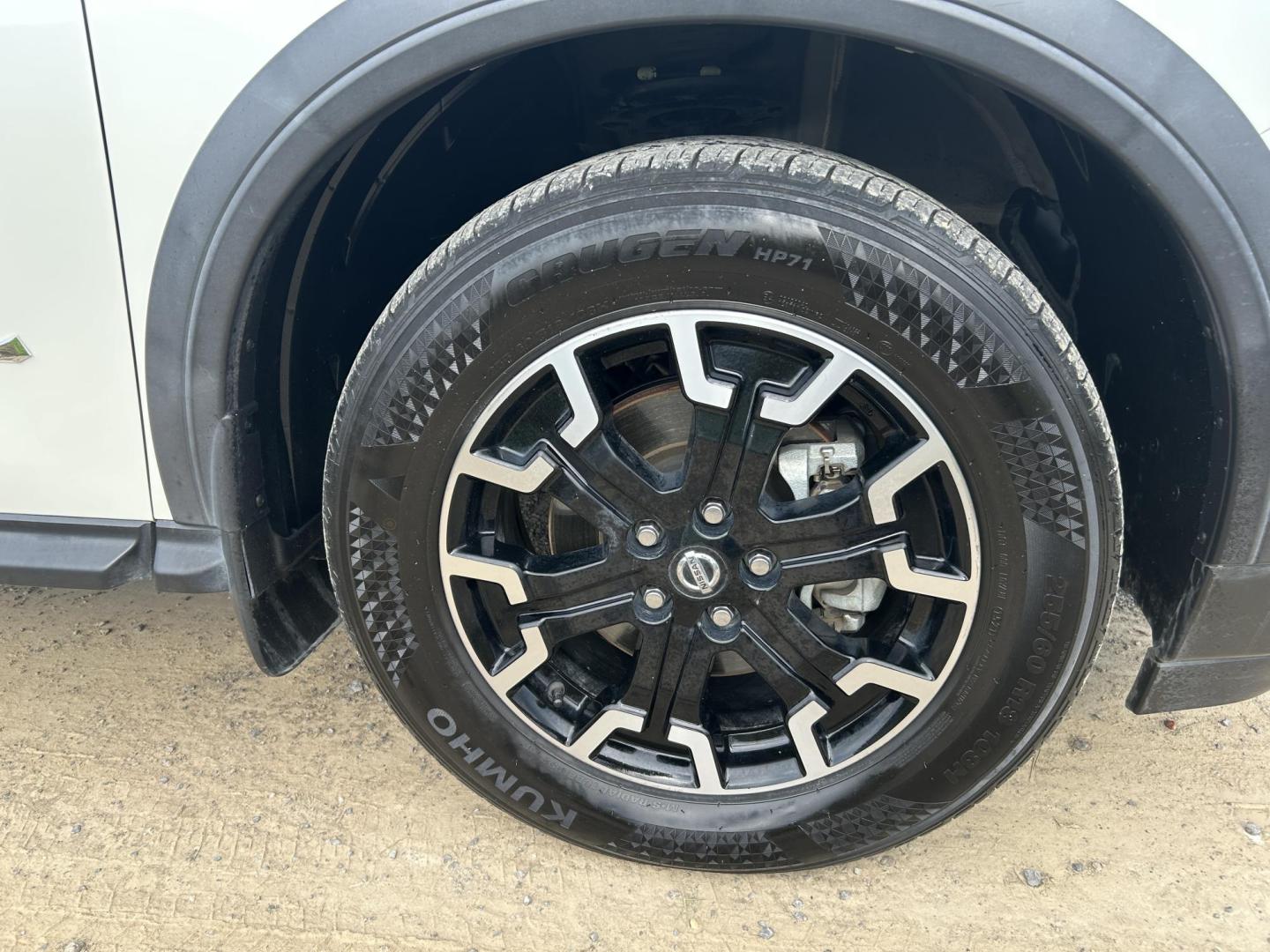 2019 WHITE /Black Nissan Pathfinder Platinum 2WD (5N1DR2MN2KC) with an 3.5L V6 DOHC 24V engine, CVT transmission, located at 506 S. Kingshighway, Cape Girardeau, MO, 63703, (573) 235-5000, 37.294991, -89.553635 - 2019 Nissan SV Rock Creek Edition Only 57xxx miles Front Wheel Drive 3.5L V6 Automatic Leather 3rd Row Navigation Rear Entertainment Power/Heated/Cooled Seats Heated Rear Seats Heated Steering Wheel Backup Camera Sunroof Bluetooth Remote Start Cruise Power Windows/Locks/Mirrors We - Photo#40