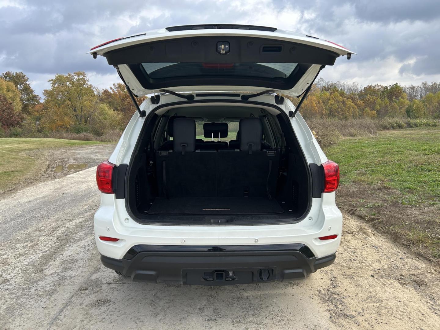 2019 WHITE /Black Nissan Pathfinder Platinum 2WD (5N1DR2MN2KC) with an 3.5L V6 DOHC 24V engine, CVT transmission, located at 506 S. Kingshighway, Cape Girardeau, MO, 63703, (573) 235-5000, 37.294991, -89.553635 - 2019 Nissan SV Rock Creek Edition Only 57xxx miles Front Wheel Drive 3.5L V6 Automatic Leather 3rd Row Navigation Rear Entertainment Power/Heated/Cooled Seats Heated Rear Seats Heated Steering Wheel Backup Camera Sunroof Bluetooth Remote Start Cruise Power Windows/Locks/Mirrors We - Photo#37
