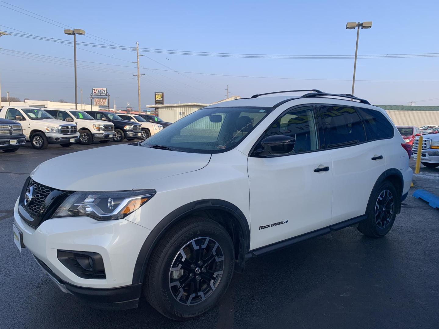 2019 WHITE /Black Nissan Pathfinder Platinum 2WD (5N1DR2MN2KC) with an 3.5L V6 DOHC 24V engine, CVT transmission, located at 506 S. Kingshighway, Cape Girardeau, MO, 63703, (573) 235-5000, 37.294991, -89.553635 - 2019 Nissan SV Rock Creek Edition Only 57xxx miles Front Wheel Drive 3.5L V6 Automatic Leather 3rd Row Navigation Rear Entertainment Power/Heated/Cooled Seats Heated Rear Seats Heated Steering Wheel Backup Camera Sunroof Bluetooth Remote Start Cruise Power Windows/Locks/Mirrors We - Photo#2