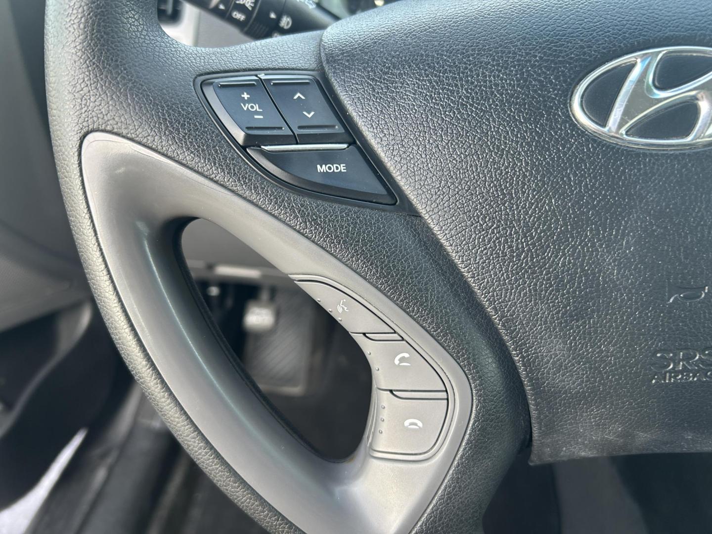 2013 GRAY /Gray Hyundai Sonata GLS (5NPEB4AC2DH) with an 2.4L L4 DOHC 16V engine, Automatic transmission, located at 506 S. Kingshighway, Cape Girardeau, MO, 63703, (573) 235-5000, 37.294991, -89.553635 - 2013 Hyundai Sonata GLS 126xxx miles Front Wheel Drive 2.4L 4 Cyl. Automatic Cruise Bluetooth Power Windows/Locks/Mirrors We have financing available and we accept trades! Fill out a credit application on our website or come by today! If you have any questions, give us a call at (573) 235-5 - Photo#20