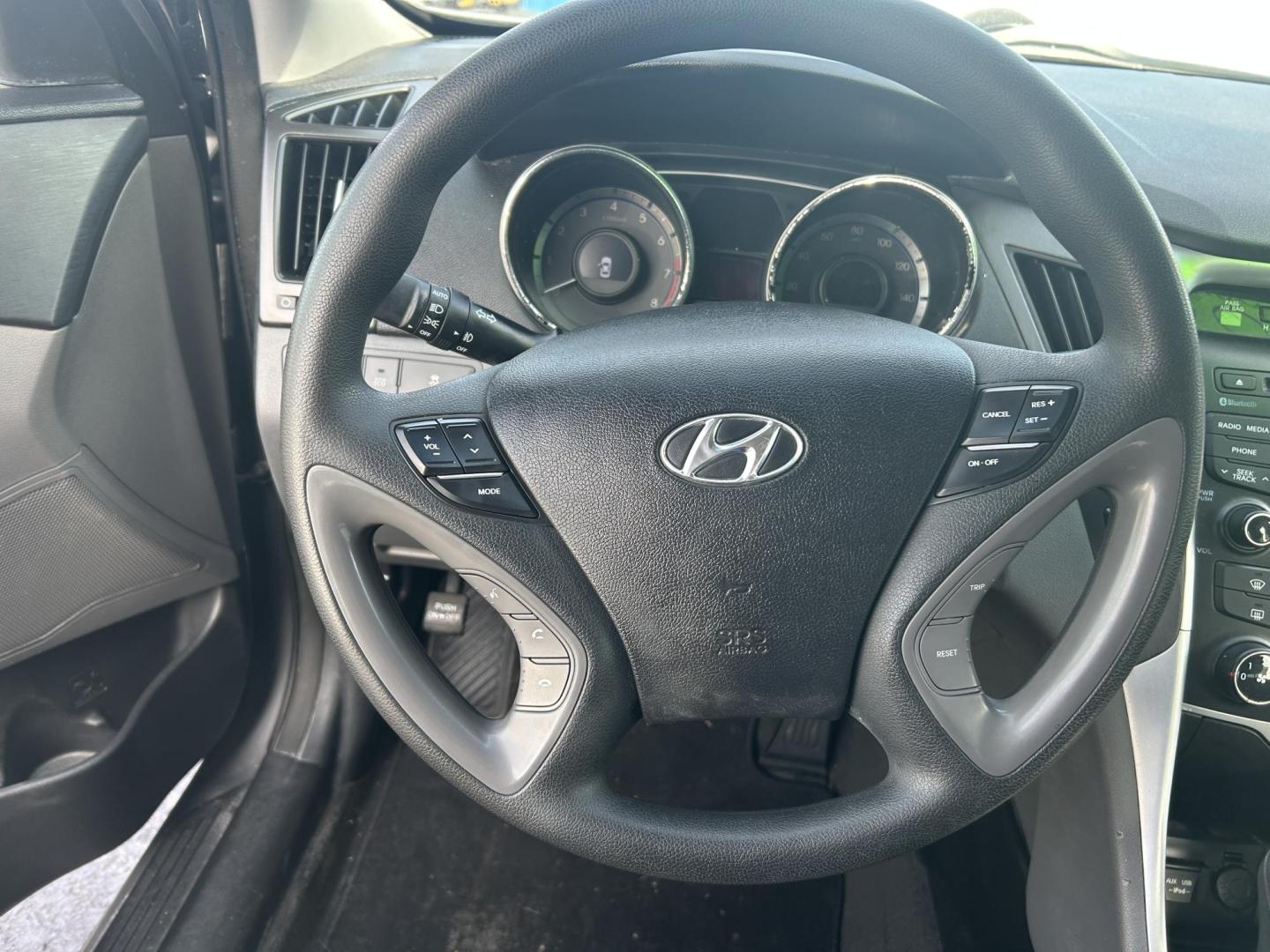 2013 GRAY /Gray Hyundai Sonata GLS (5NPEB4AC2DH) with an 2.4L L4 DOHC 16V engine, Automatic transmission, located at 506 S. Kingshighway, Cape Girardeau, MO, 63703, (573) 235-5000, 37.294991, -89.553635 - 2013 Hyundai Sonata GLS 126xxx miles Front Wheel Drive 2.4L 4 Cyl. Automatic Cruise Bluetooth Power Windows/Locks/Mirrors We have financing available and we accept trades! Fill out a credit application on our website or come by today! If you have any questions, give us a call at (573) 235-5 - Photo#19