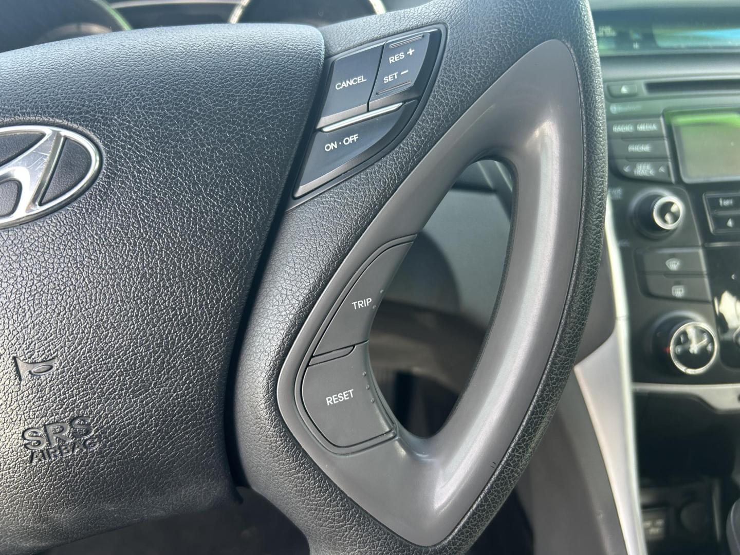 2013 GRAY /Gray Hyundai Sonata GLS (5NPEB4AC2DH) with an 2.4L L4 DOHC 16V engine, Automatic transmission, located at 506 S. Kingshighway, Cape Girardeau, MO, 63703, (573) 235-5000, 37.294991, -89.553635 - 2013 Hyundai Sonata GLS 126xxx miles Front Wheel Drive 2.4L 4 Cyl. Automatic Cruise Bluetooth Power Windows/Locks/Mirrors We have financing available and we accept trades! Fill out a credit application on our website or come by today! If you have any questions, give us a call at (573) 235-5 - Photo#21