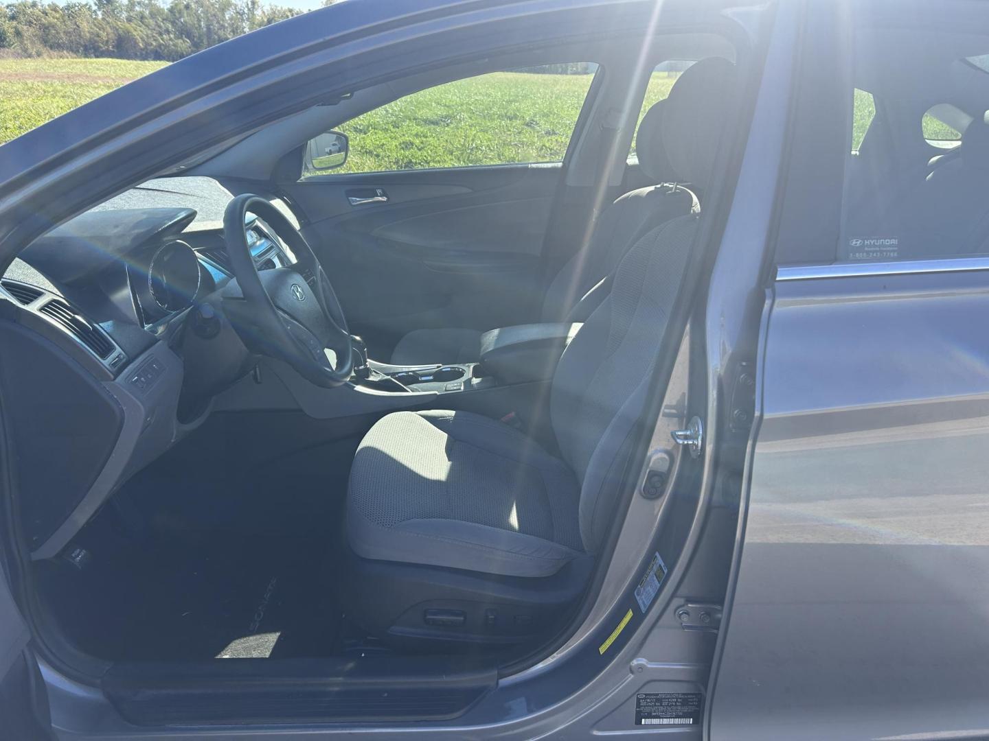 2013 GRAY /Gray Hyundai Sonata GLS (5NPEB4AC2DH) with an 2.4L L4 DOHC 16V engine, Automatic transmission, located at 506 S. Kingshighway, Cape Girardeau, MO, 63703, (573) 235-5000, 37.294991, -89.553635 - 2013 Hyundai Sonata GLS 126xxx miles Front Wheel Drive 2.4L 4 Cyl. Automatic Cruise Bluetooth Power Windows/Locks/Mirrors We have financing available and we accept trades! Fill out a credit application on our website or come by today! If you have any questions, give us a call at (573) 235-5 - Photo#12