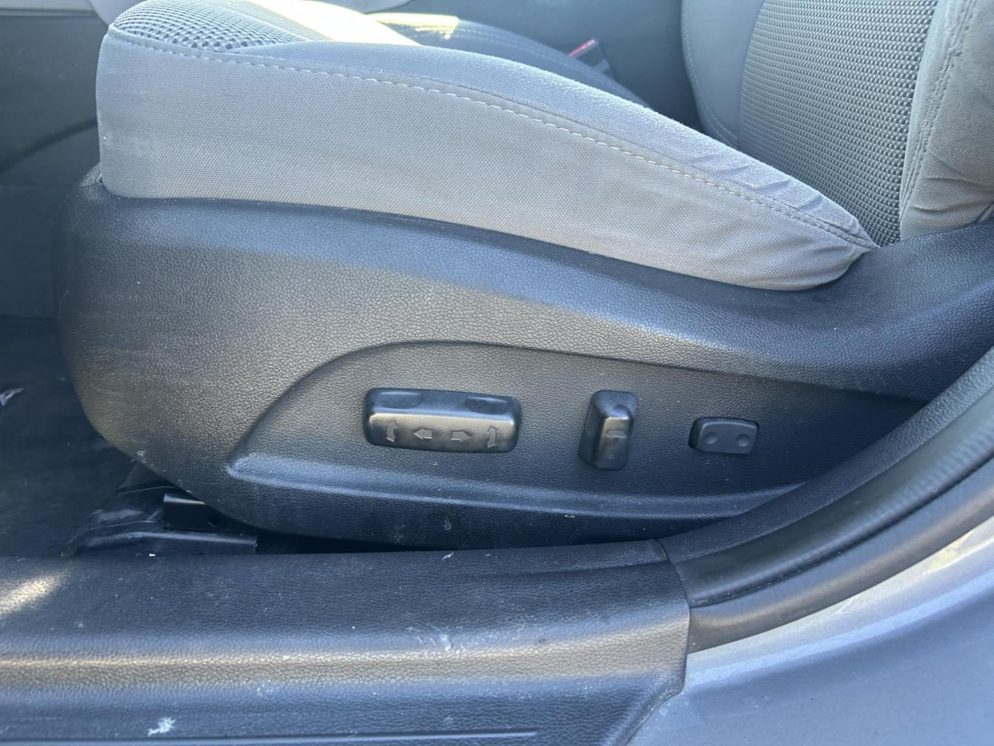 2013 GRAY /Gray Hyundai Sonata GLS (5NPEB4AC2DH) with an 2.4L L4 DOHC 16V engine, Automatic transmission, located at 506 S. Kingshighway, Cape Girardeau, MO, 63703, (573) 235-5000, 37.294991, -89.553635 - 2013 Hyundai Sonata GLS 126xxx miles Front Wheel Drive 2.4L 4 Cyl. Automatic Cruise Bluetooth Power Windows/Locks/Mirrors We have financing available and we accept trades! Fill out a credit application on our website or come by today! If you have any questions, give us a call at (573) 235-5 - Photo#3