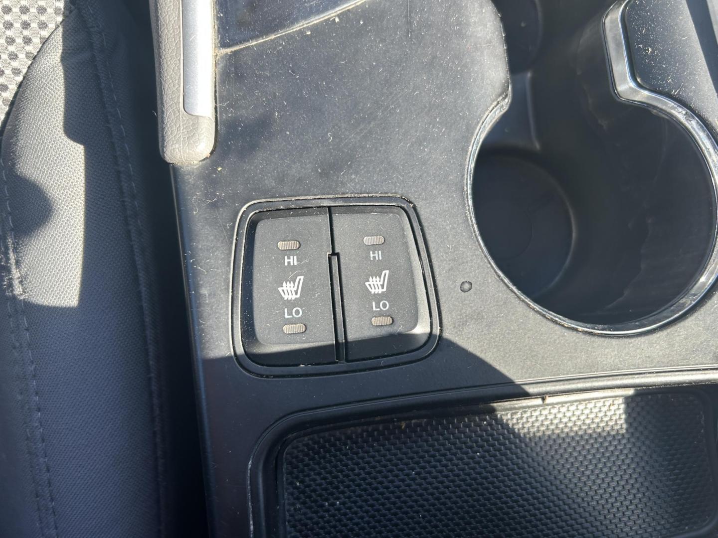 2013 GRAY /Gray Hyundai Sonata GLS (5NPEB4AC2DH) with an 2.4L L4 DOHC 16V engine, Automatic transmission, located at 506 S. Kingshighway, Cape Girardeau, MO, 63703, (573) 235-5000, 37.294991, -89.553635 - 2013 Hyundai Sonata GLS 126xxx miles Front Wheel Drive 2.4L 4 Cyl. Automatic Cruise Bluetooth Power Windows/Locks/Mirrors We have financing available and we accept trades! Fill out a credit application on our website or come by today! If you have any questions, give us a call at (573) 235-5 - Photo#27