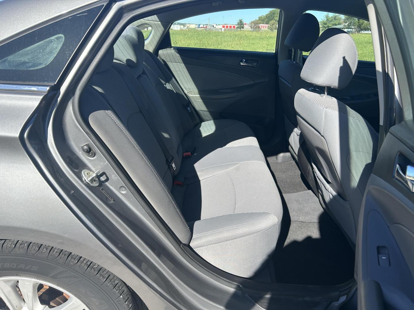 2013 GRAY /Gray Hyundai Sonata GLS (5NPEB4AC2DH) with an 2.4L L4 DOHC 16V engine, Automatic transmission, located at 506 S. Kingshighway, Cape Girardeau, MO, 63703, (573) 235-5000, 37.294991, -89.553635 - 2013 Hyundai Sonata GLS 126xxx miles Front Wheel Drive 2.4L 4 Cyl. Automatic Cruise Bluetooth Power Windows/Locks/Mirrors We have financing available and we accept trades! Fill out a credit application on our website or come by today! If you have any questions, give us a call at (573) 235-5 - Photo#18